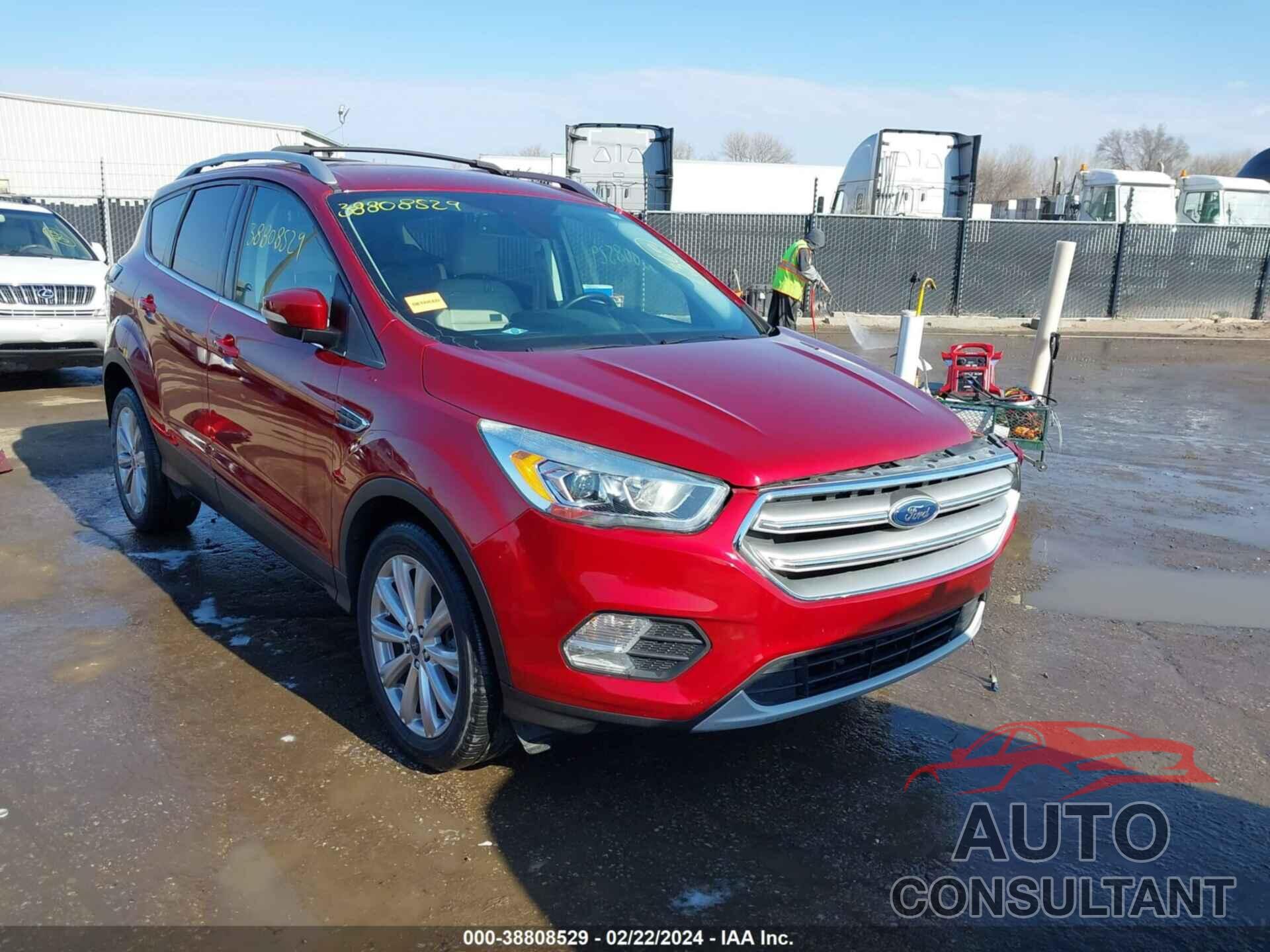 FORD ESCAPE 2017 - 1FMCU0J96HUB35529