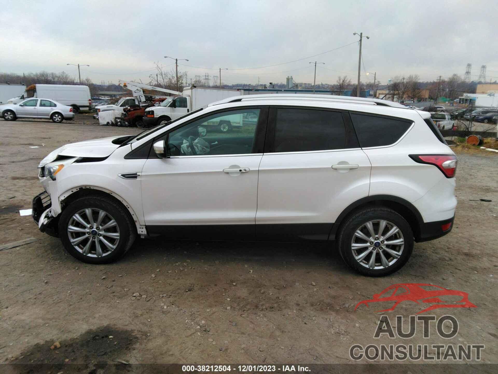 FORD ESCAPE 2017 - 1FMCU0JD1HUB94721