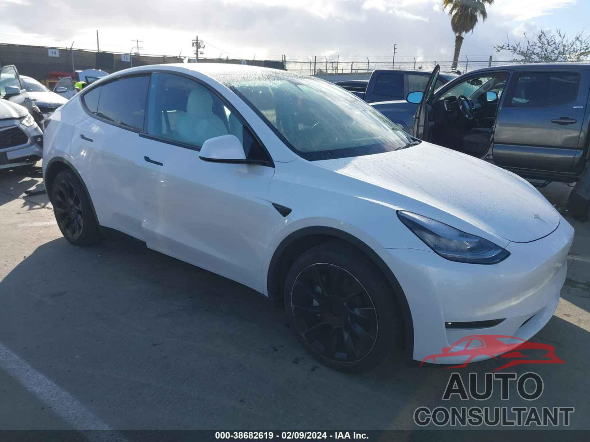 TESLA MODEL Y 2021 - 5YJYGDEE5MF158545