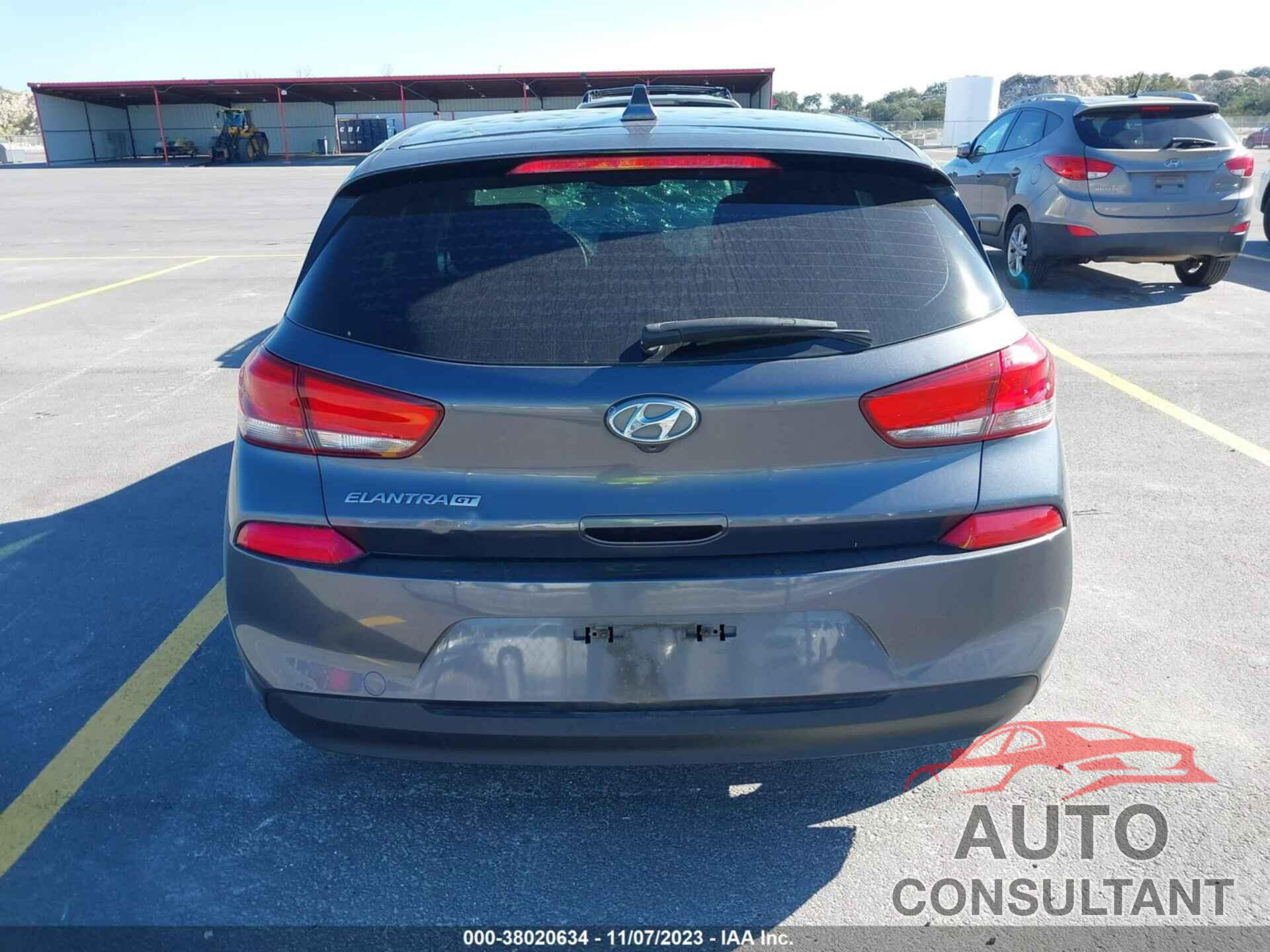 HYUNDAI ELANTRA GT 2018 - KMHH35LE3JU024183