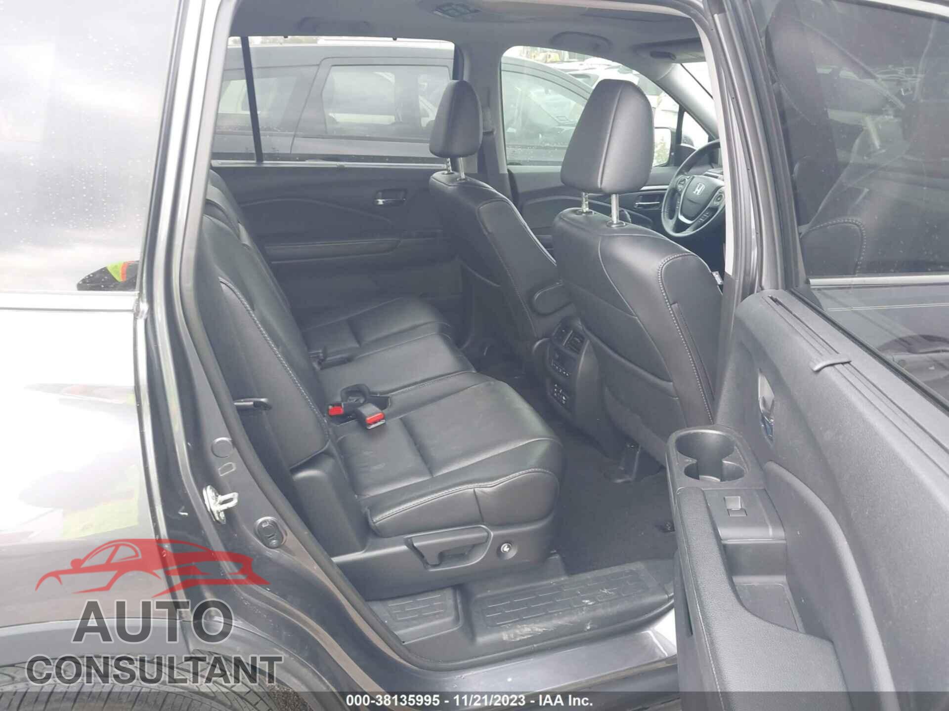 HONDA PILOT 2017 - 5FNYF5H84HB012366