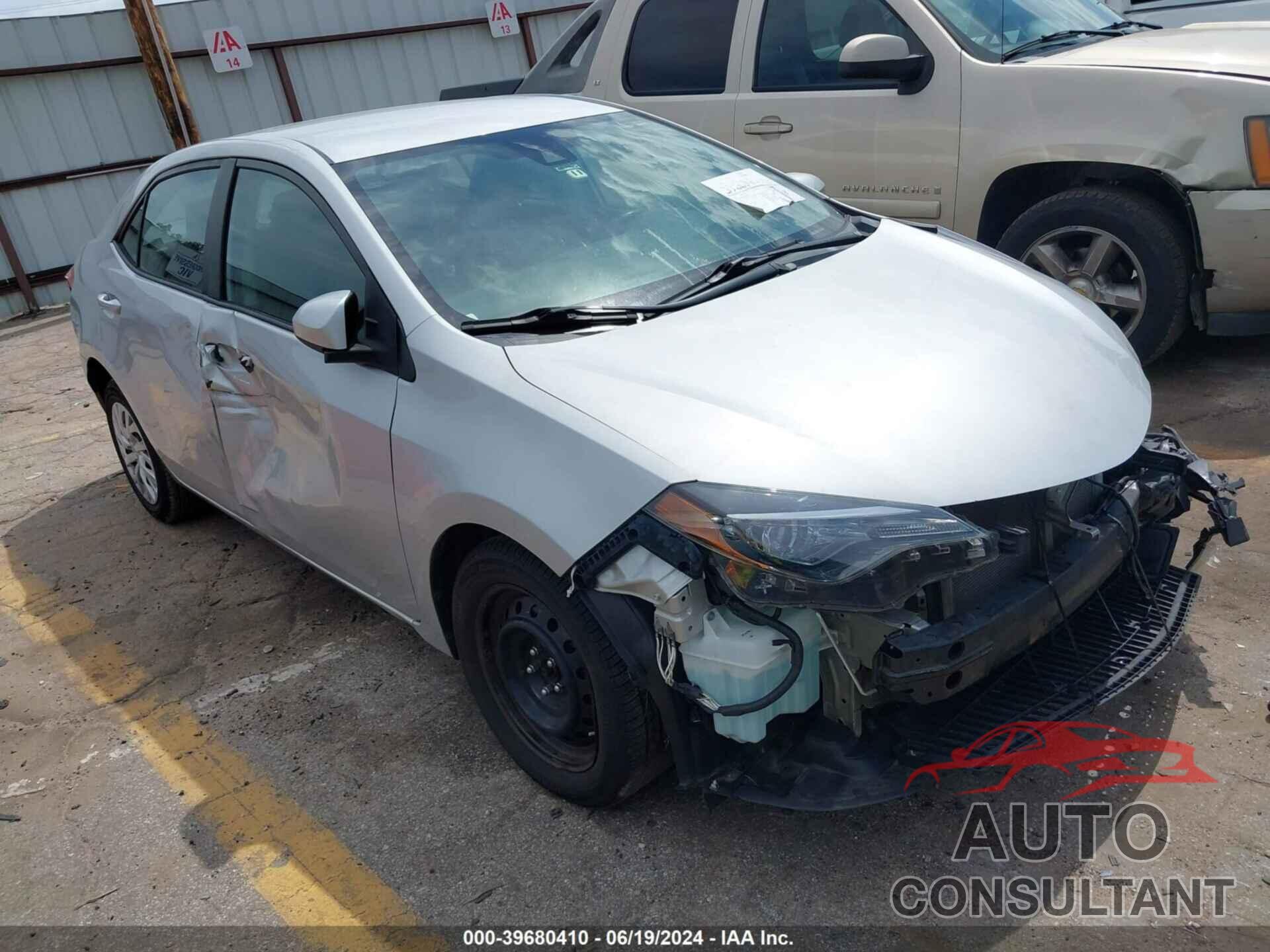 TOYOTA COROLLA 2018 - 5YFBURHE8JP847616