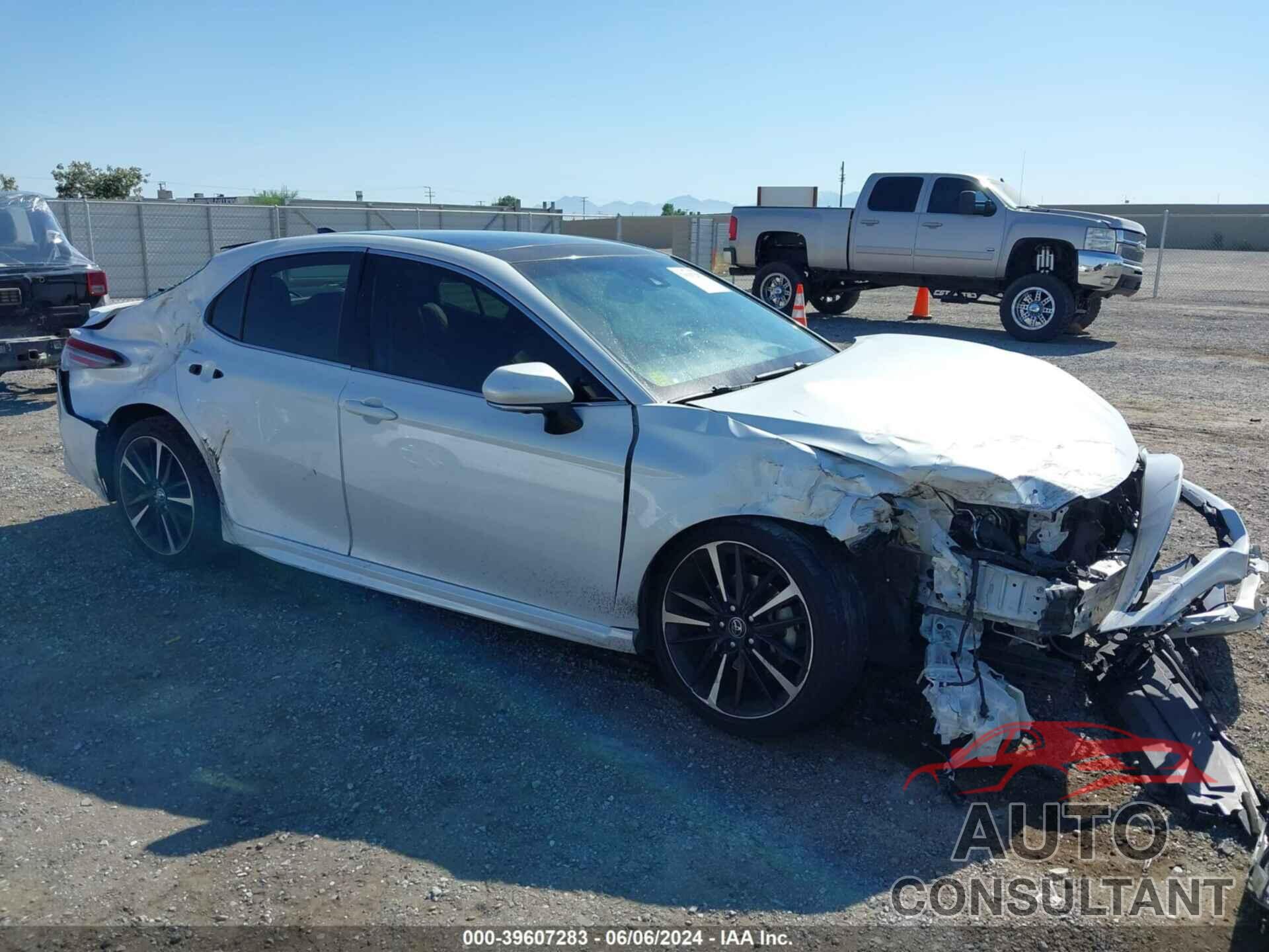 TOYOTA CAMRY 2018 - 4T1BZ1HK5JU013603