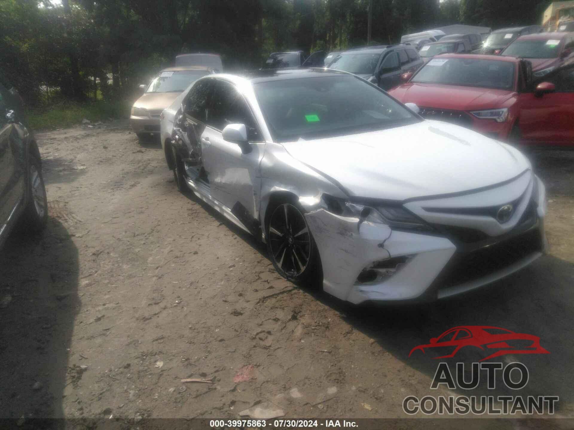 TOYOTA CAMRY 2018 - 4T1B61HK3JU018016