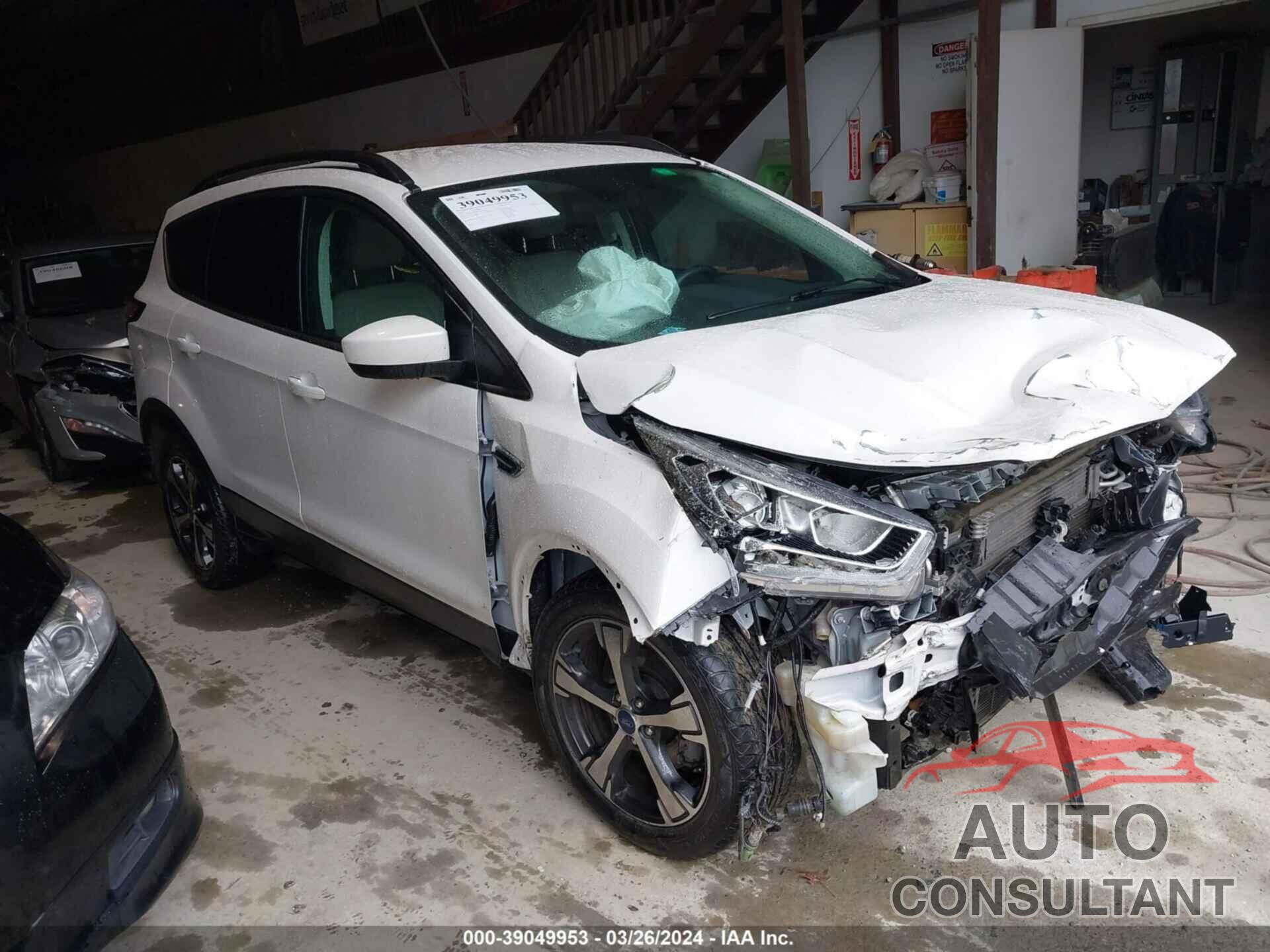 FORD ESCAPE 2018 - 1FMCU0HD8JUD14123