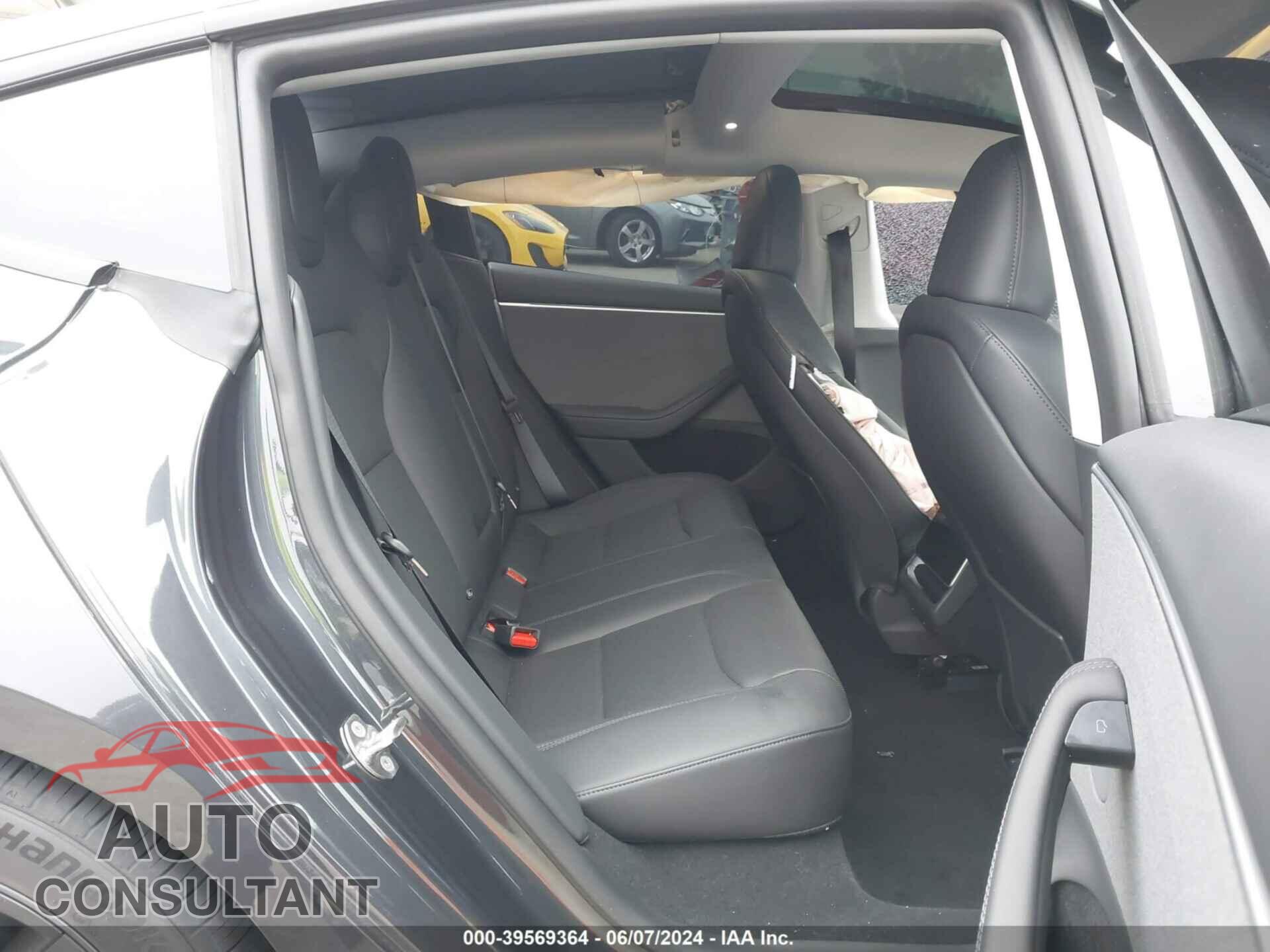 TESLA MODEL 3 2024 - 5YJ3E1EA4RF737190