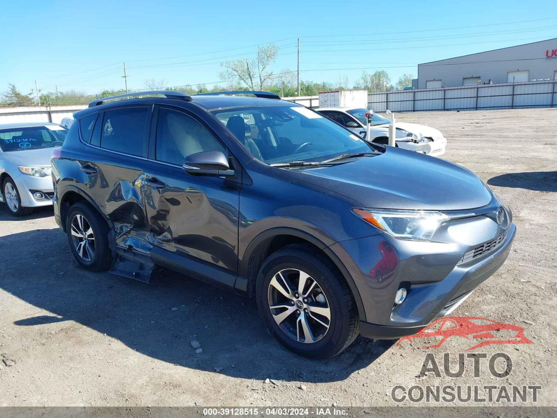 TOYOTA RAV4 2017 - JTMWFREV2HD094758