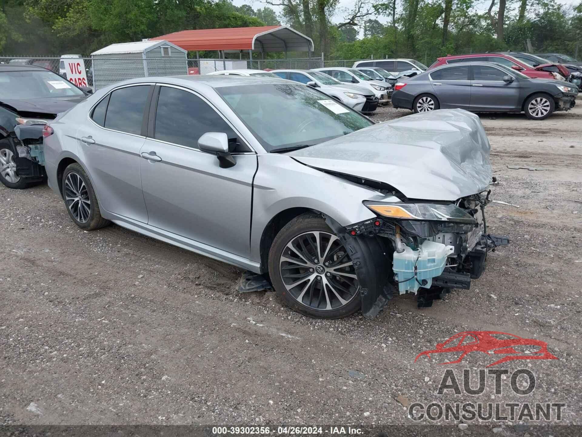 TOYOTA CAMRY 2018 - 4T1B11HK1JU573562