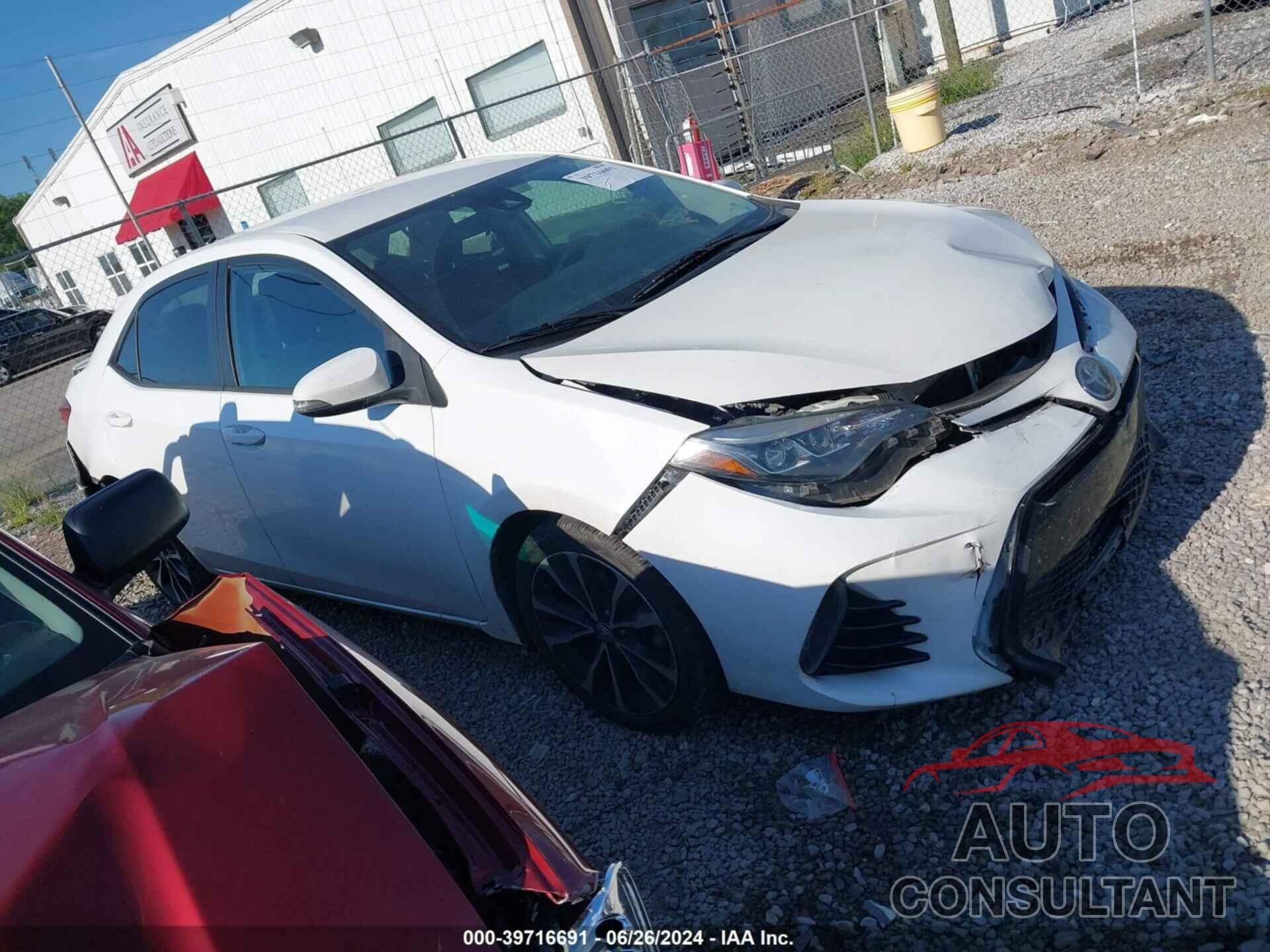 TOYOTA COROLLA 2018 - 5YFBURHE2JP844288