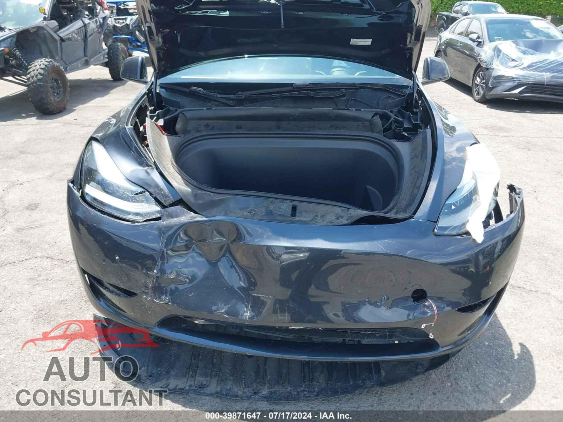 TESLA MODEL Y 2024 - 7SAYGDED2RF050935