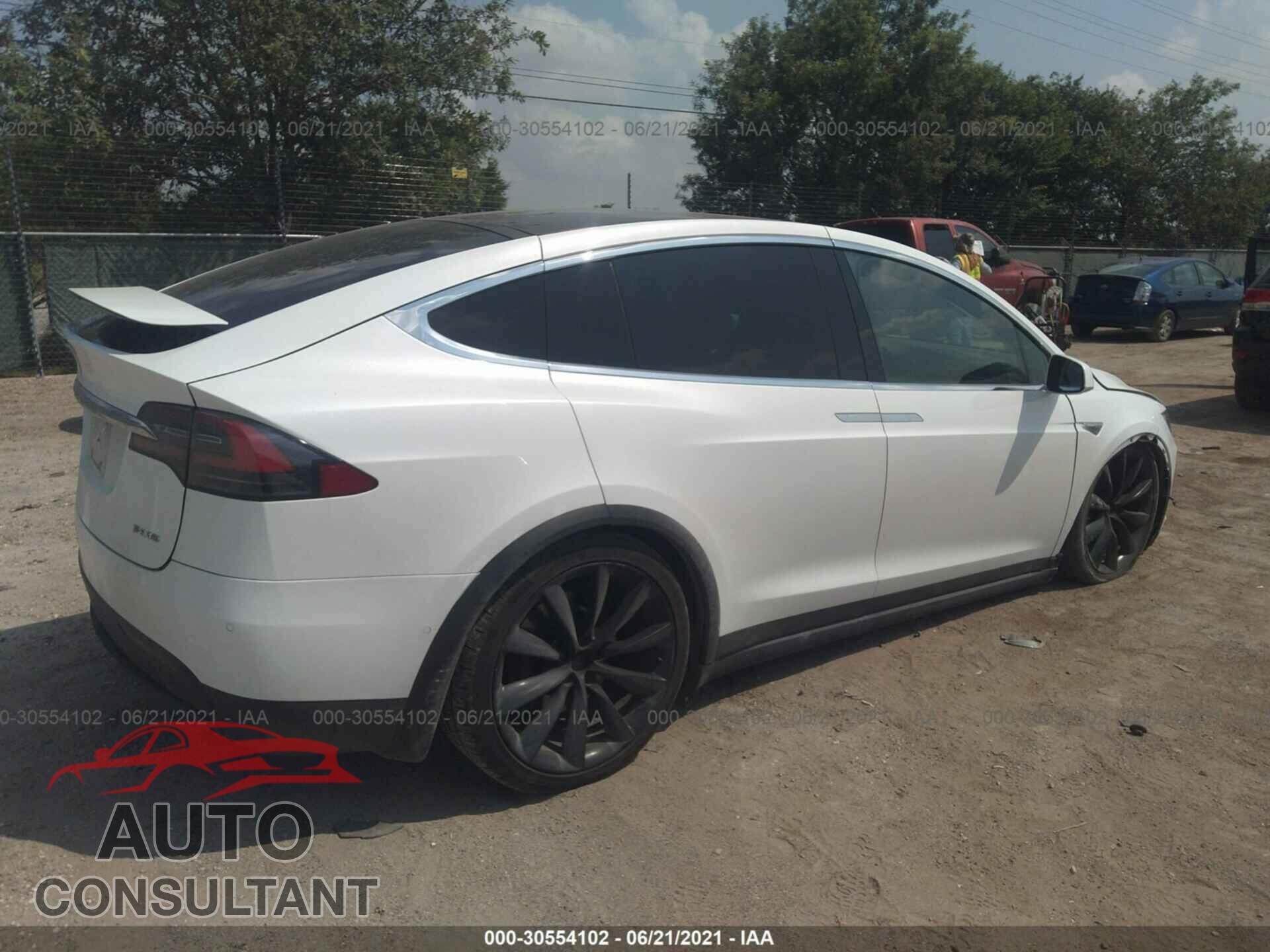 TESLA MODEL X 2016 - 5YJXCBE48GF003141