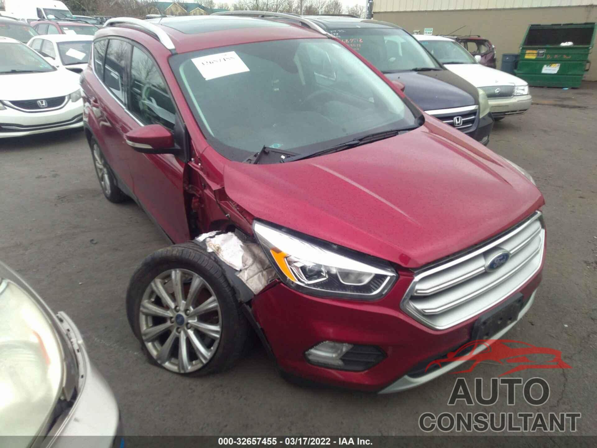 FORD ESCAPE 2017 - 1FMCU9J92HUC11820