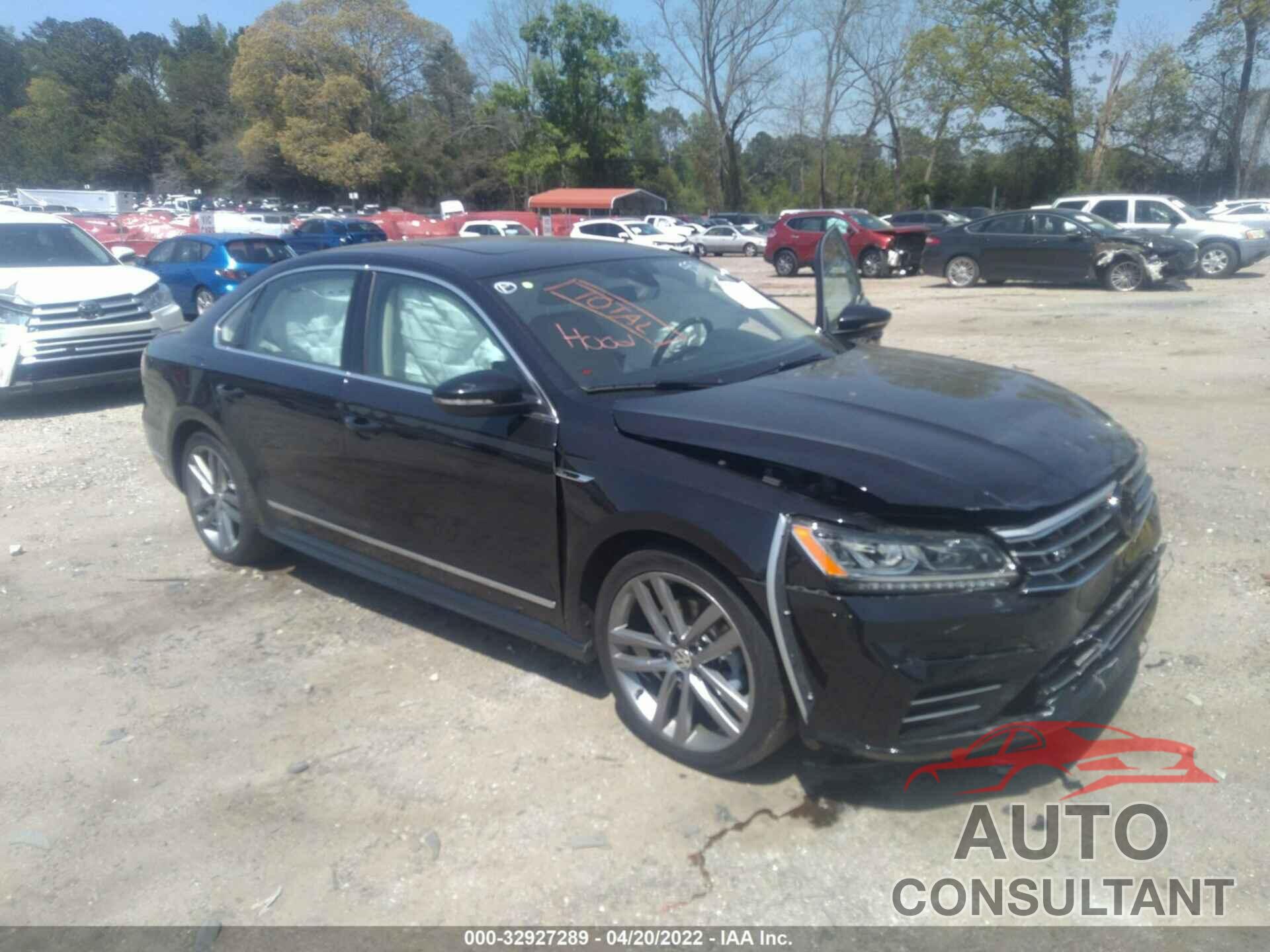 VOLKSWAGEN PASSAT 2019 - 1VWMA7A37KC005517