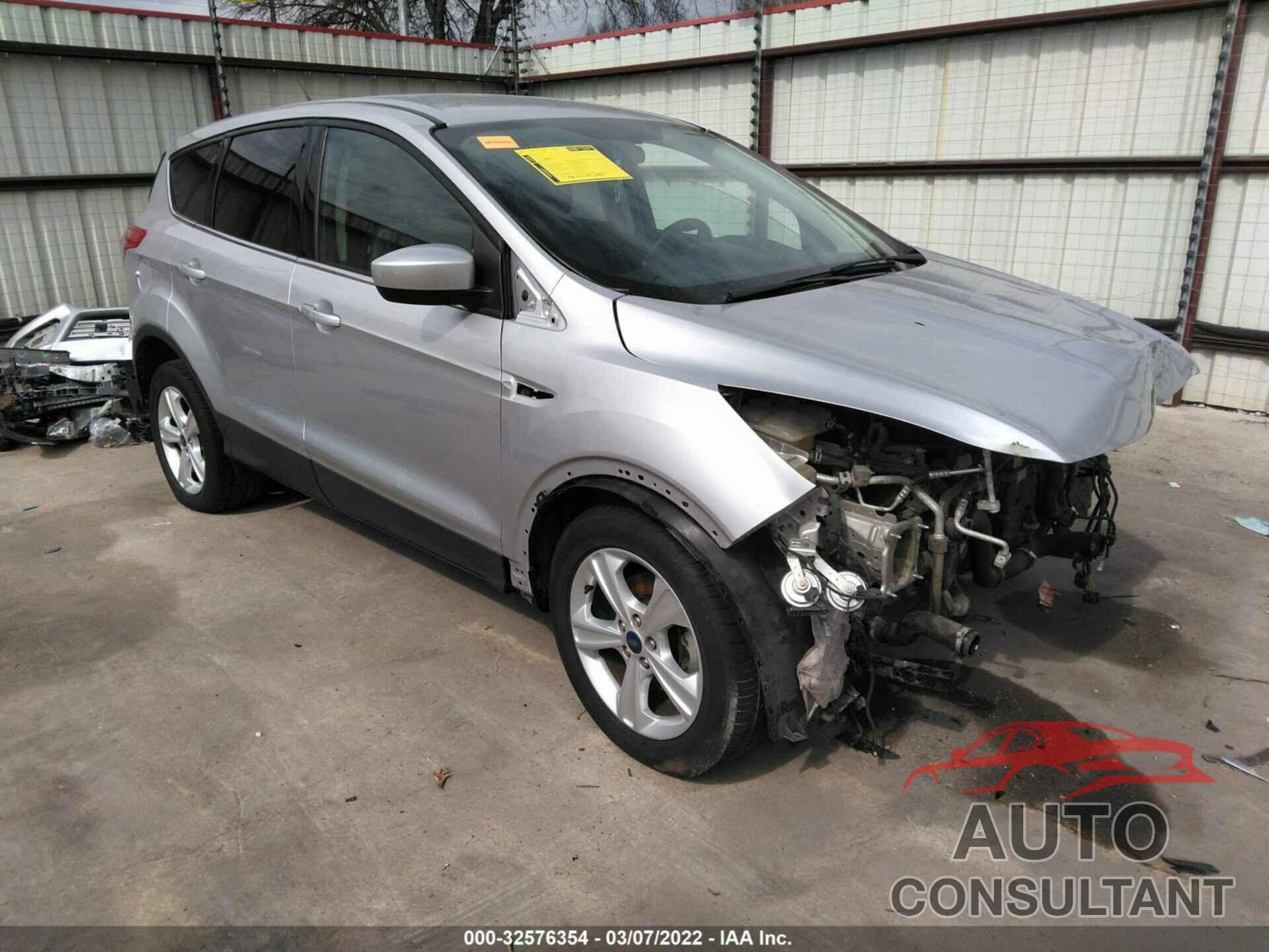 FORD ESCAPE 2016 - 1FMCU0GX1GUB76123