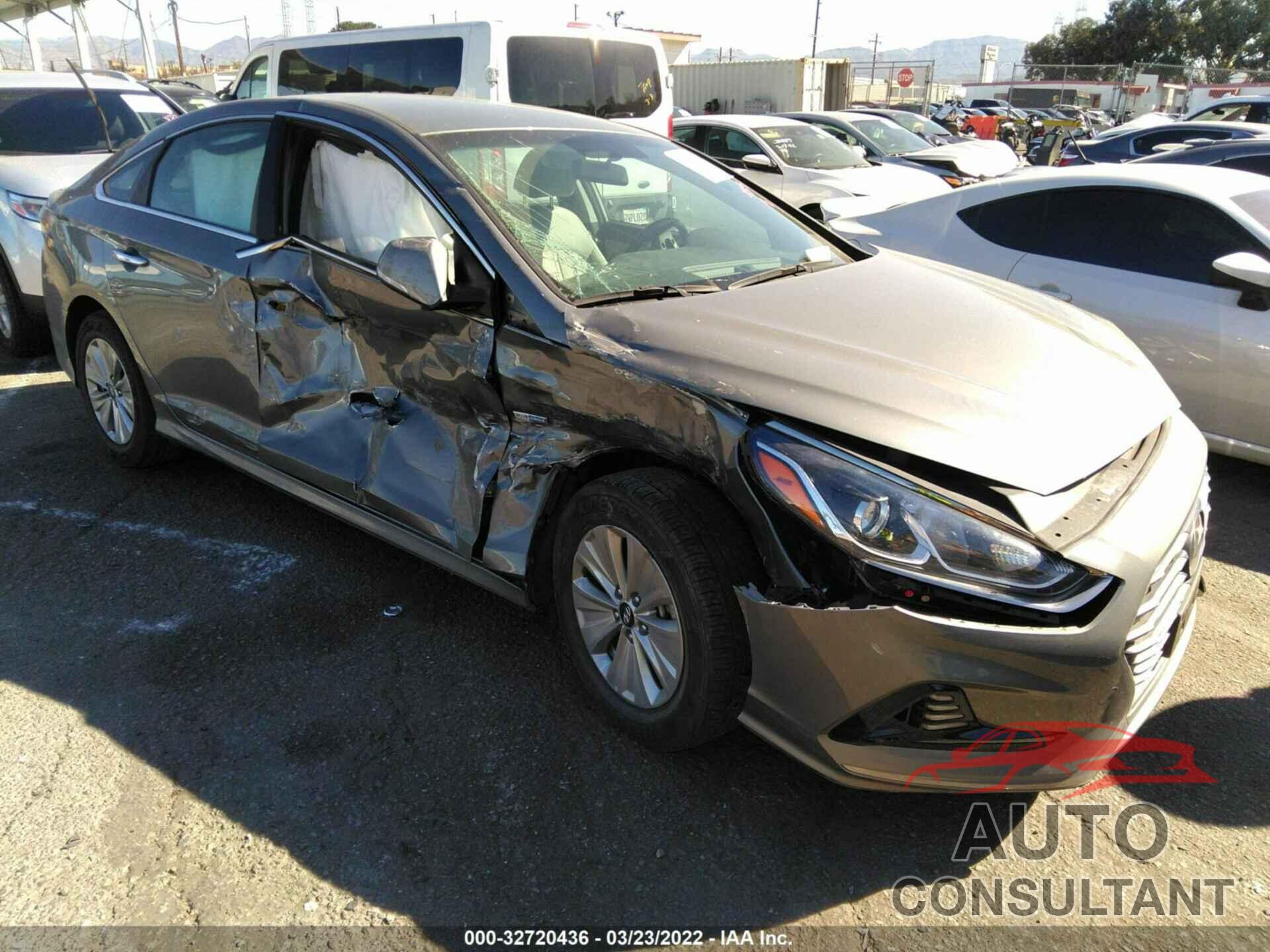 HYUNDAI SONATA HYBRID 2018 - KMHE24L35JA079086