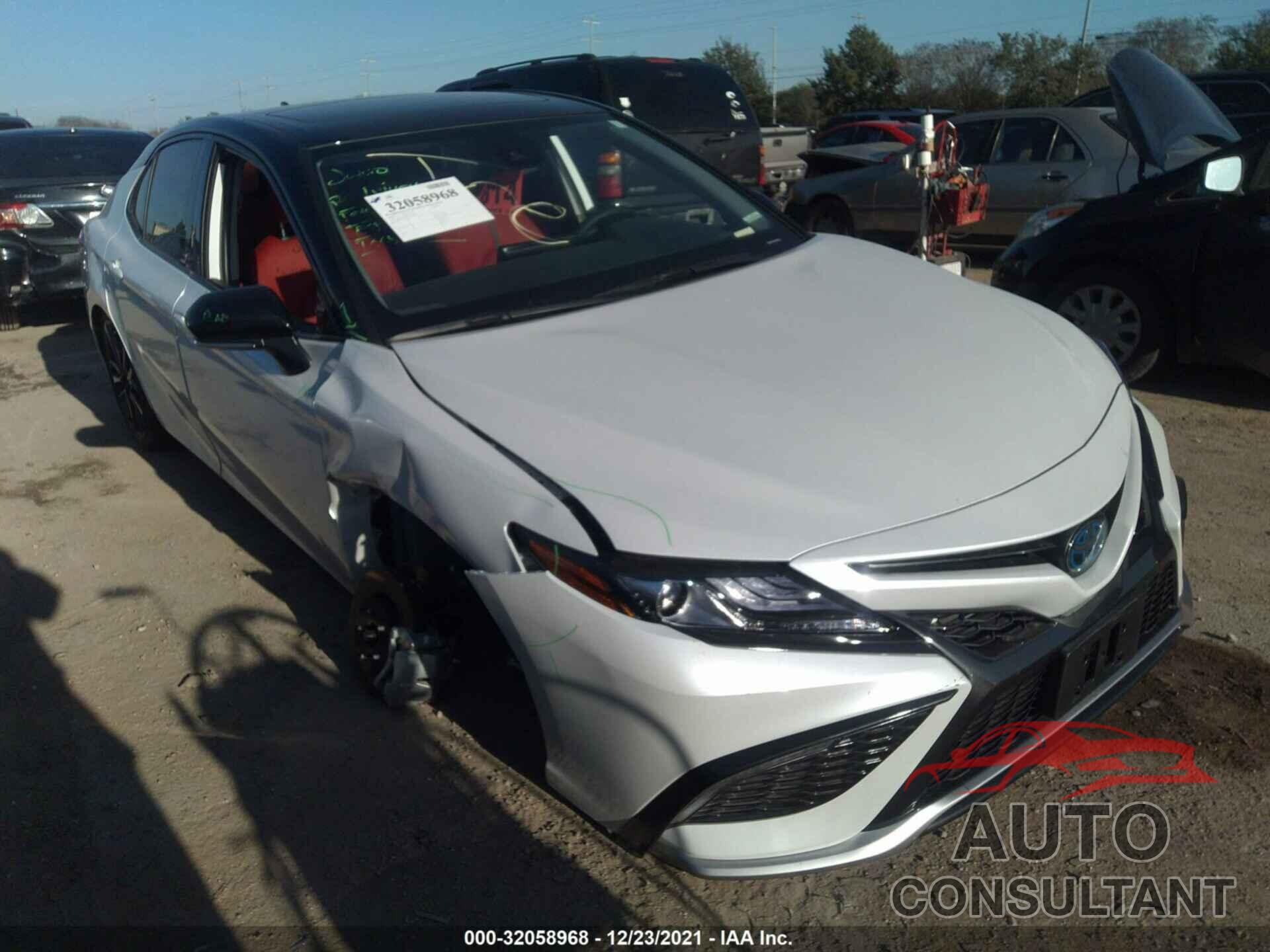 TOYOTA CAMRY 2022 - 4T1K31AK1NU033686
