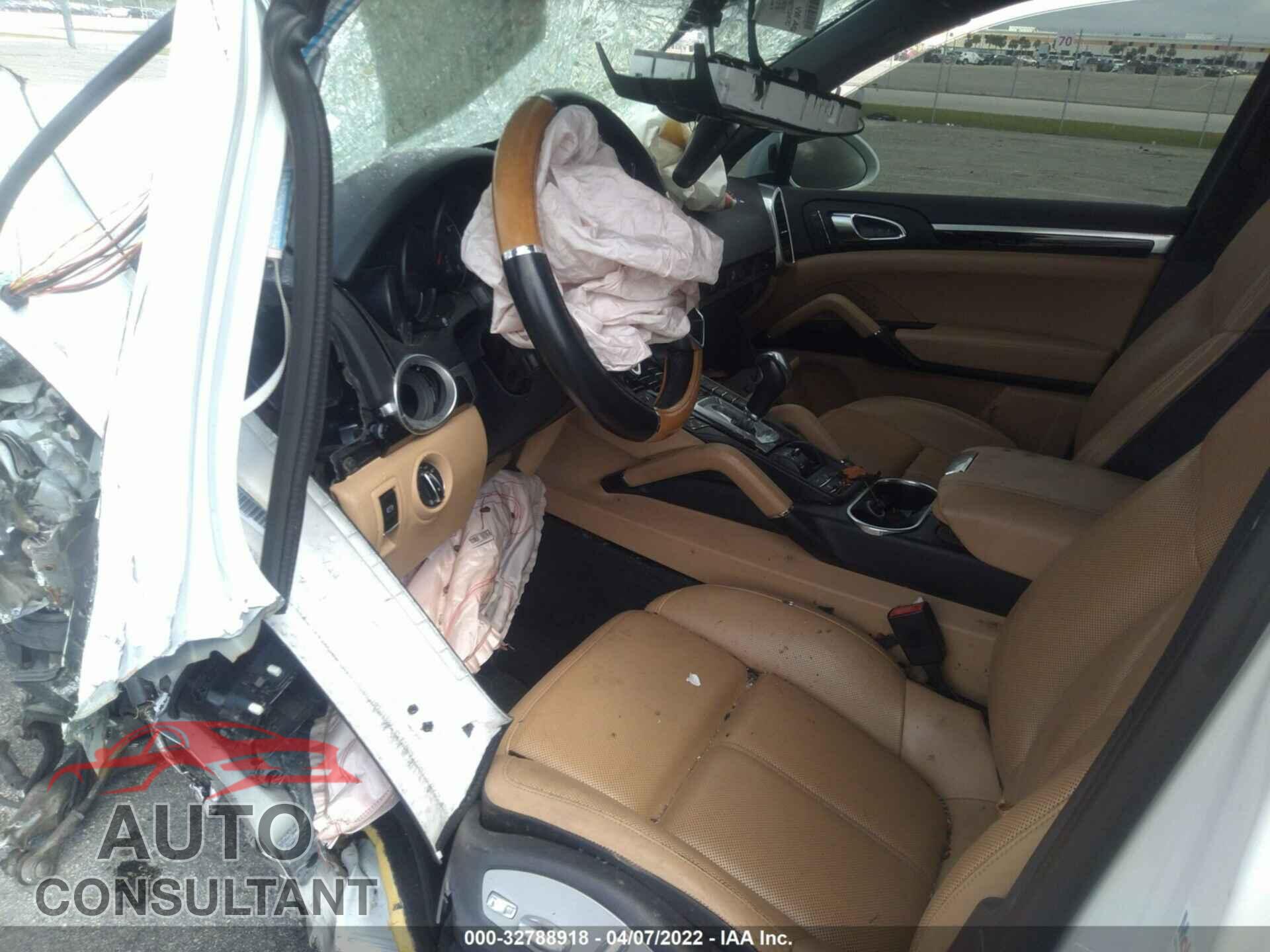 PORSCHE CAYENNE 2016 - WP1AA2A22GLA02966
