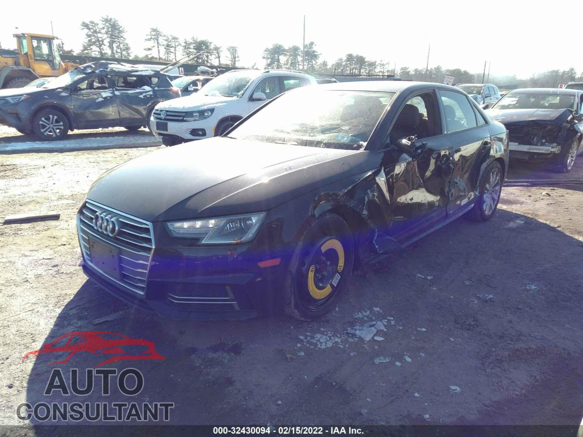 AUDI A4 2018 - WAUDNAF4XJA208219