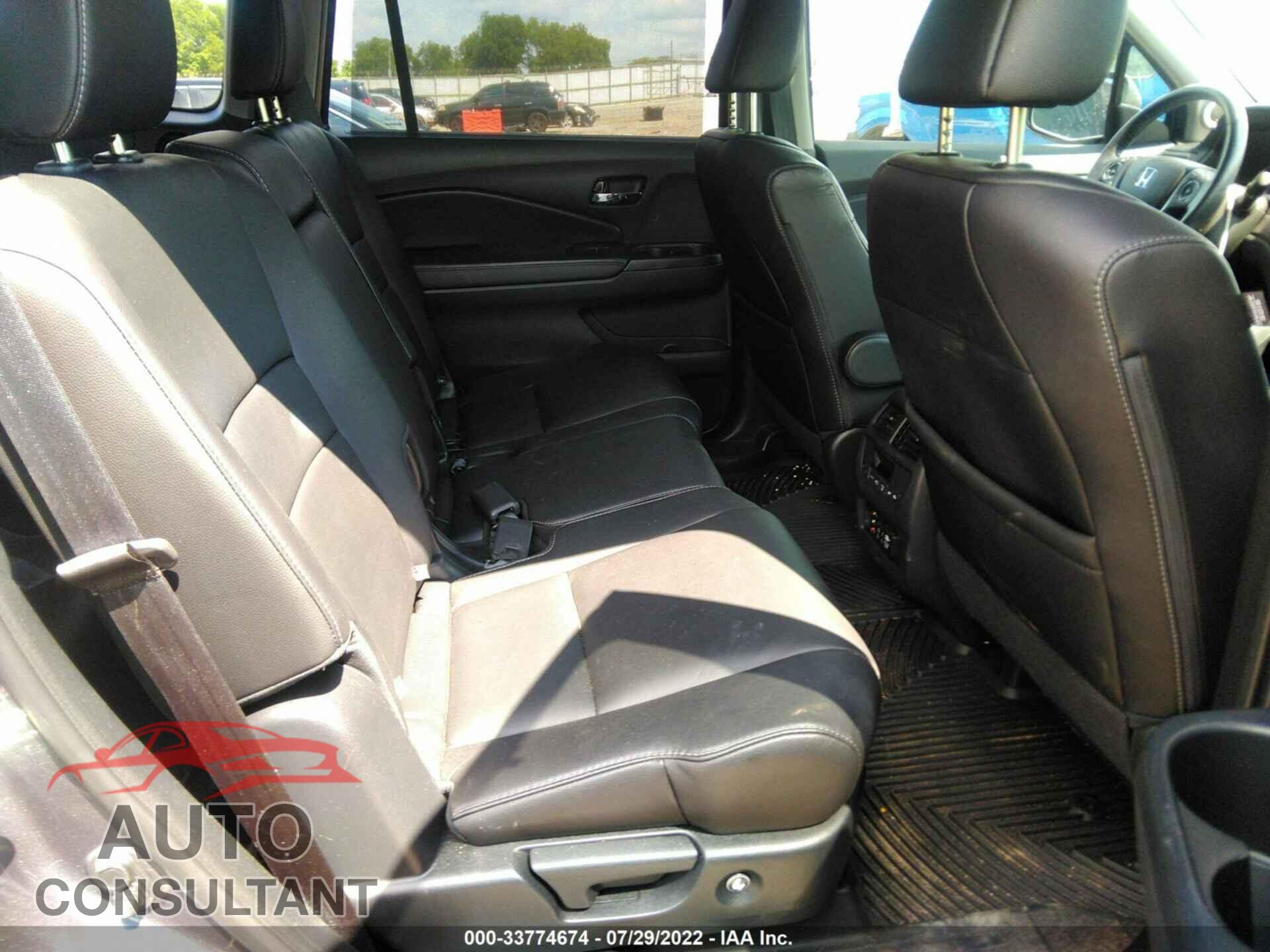 HONDA PILOT 2017 - 5FNYF6H89HB004317