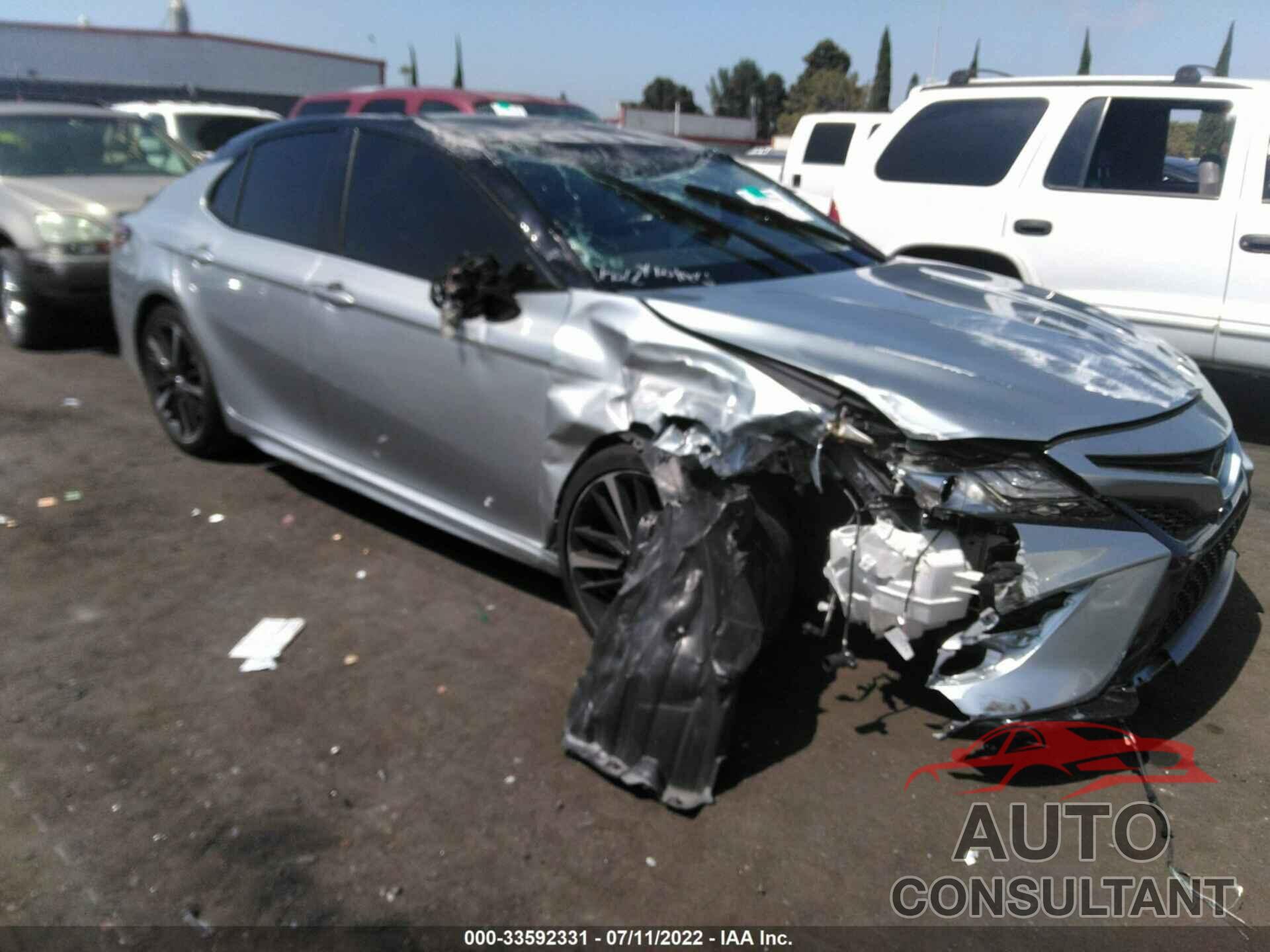 TOYOTA CAMRY 2018 - 4T1B61HK9JU126141