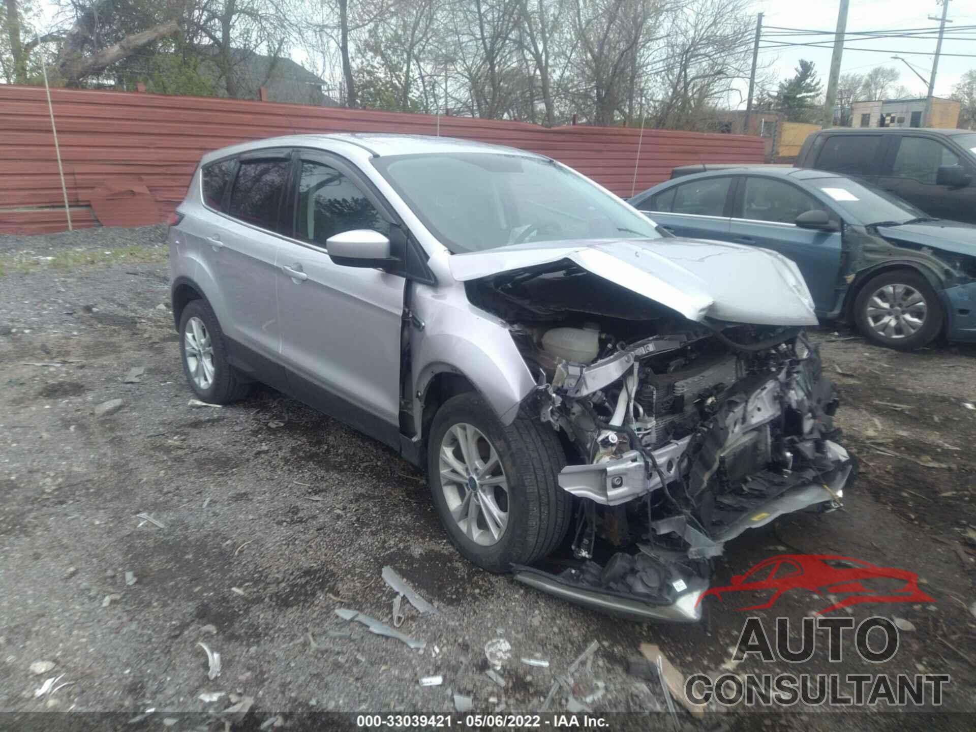 FORD ESCAPE 2017 - 1FMCU0GD4HUB10334