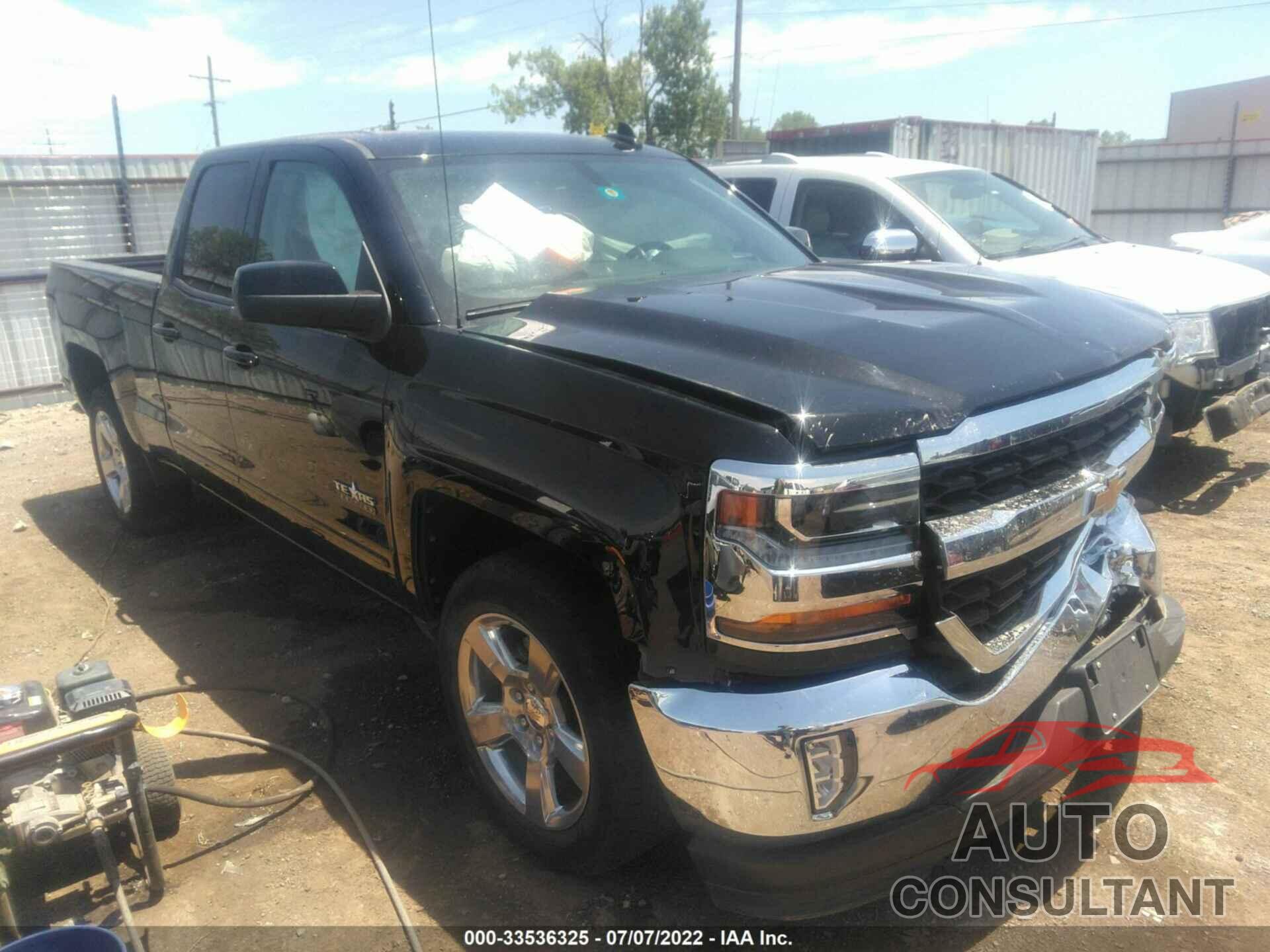 CHEVROLET SILVERADO 1500 2018 - 1GCRCREC5JZ217434