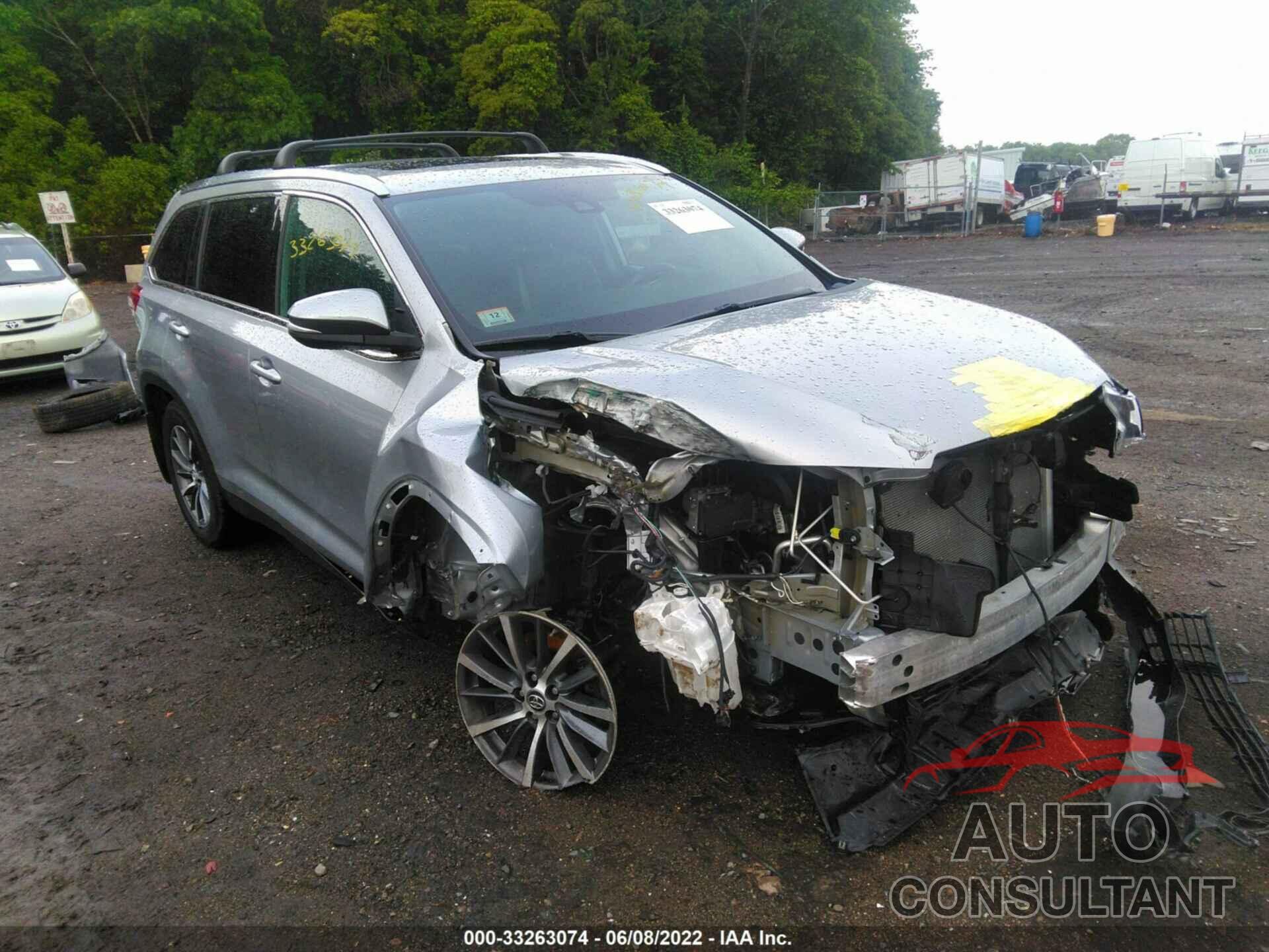 TOYOTA HIGHLANDER 2019 - 5TDJZRFHXKS570938