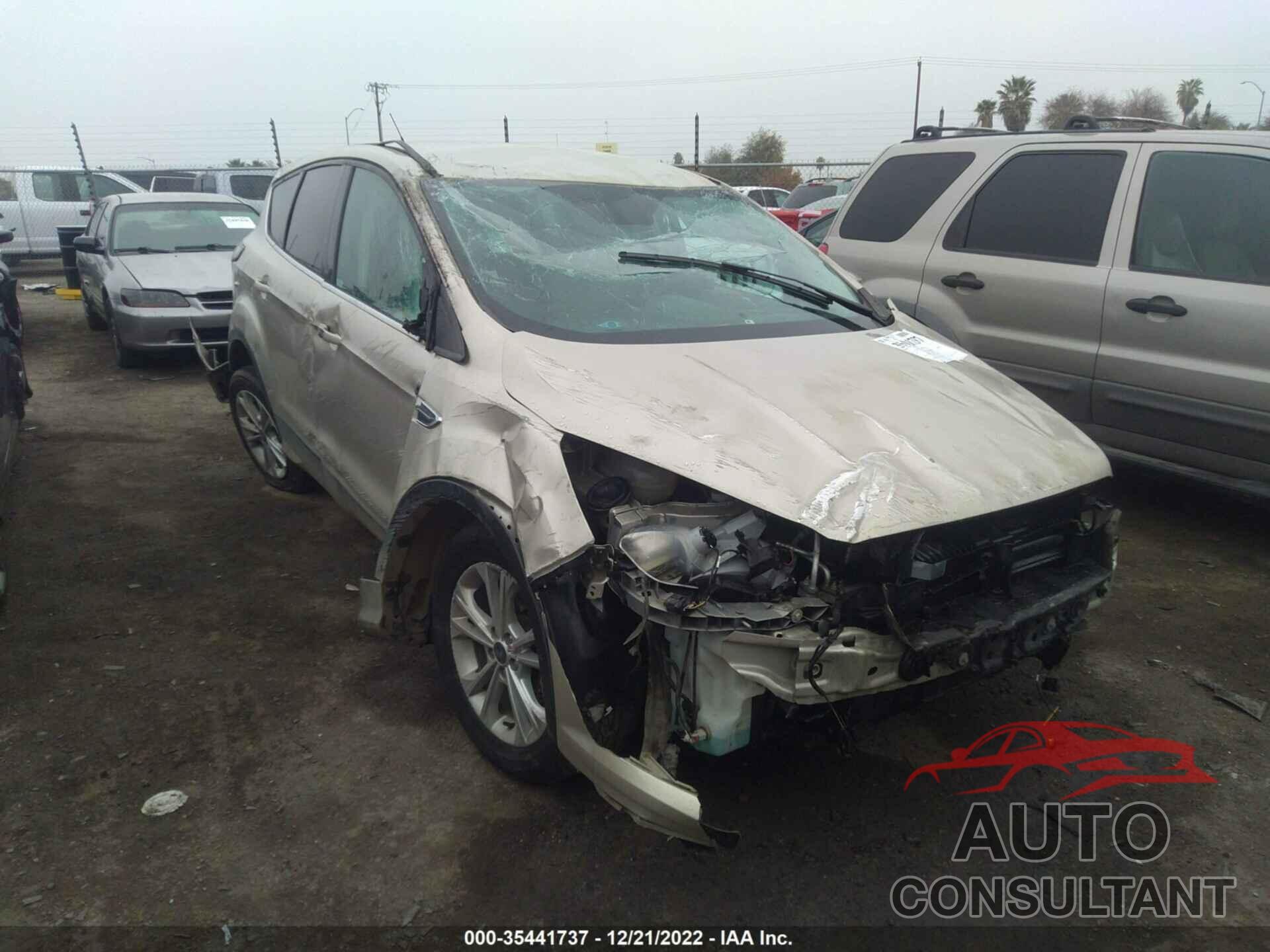FORD ESCAPE 2017 - 1FMCU0GD6HUB81745