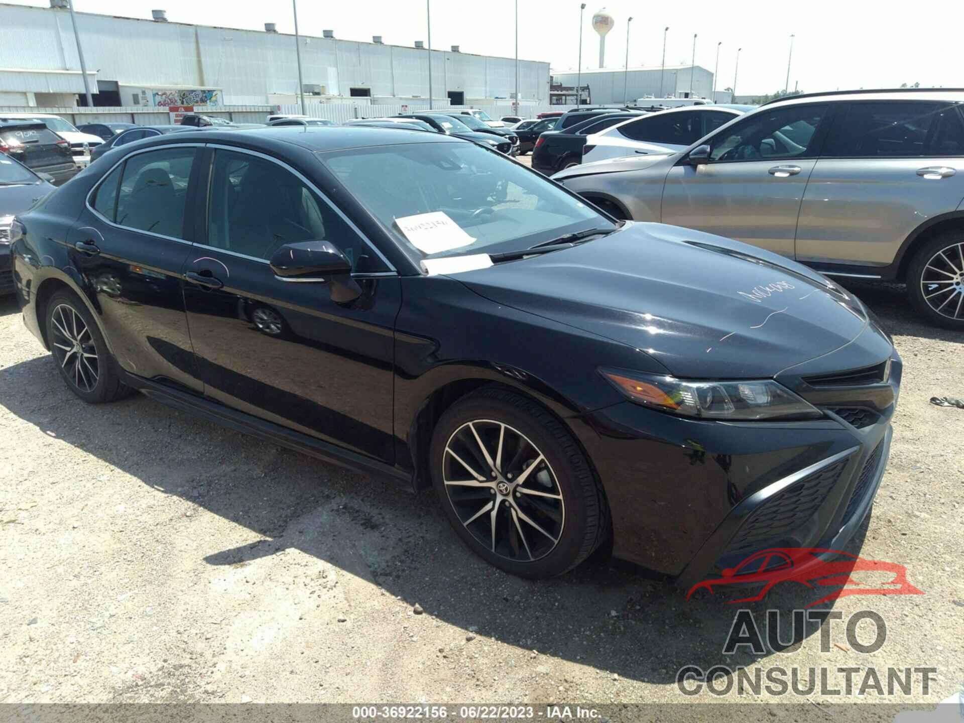 TOYOTA CAMRY 2022 - 4T1G11AK4NU633775