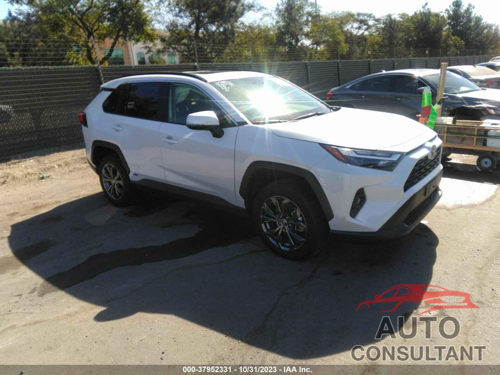 TOYOTA RAV4 2023 - JTMB6RFV4PD094238