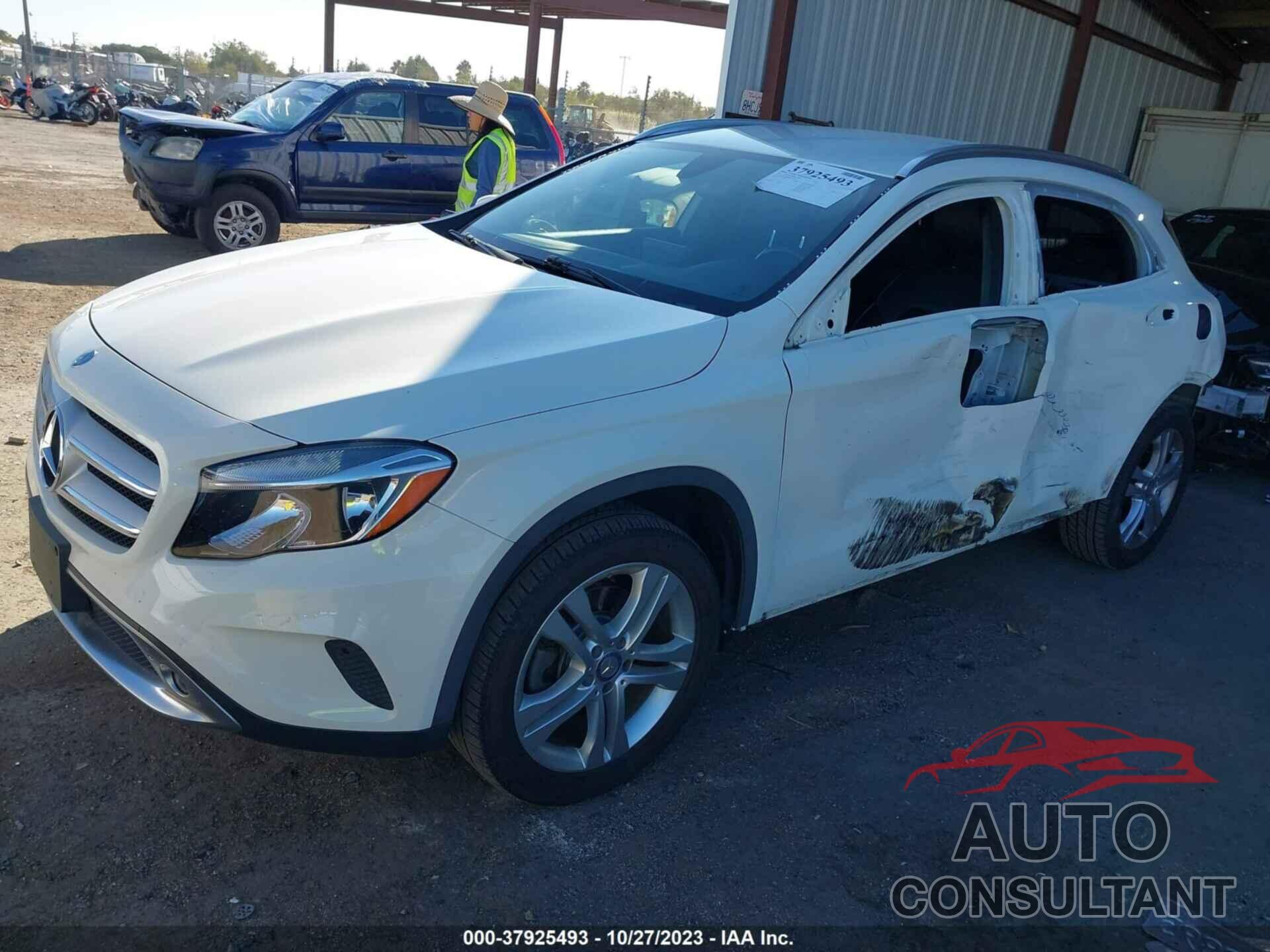 MERCEDES-BENZ GLA 2017 - WDCTG4GB9HJ330310