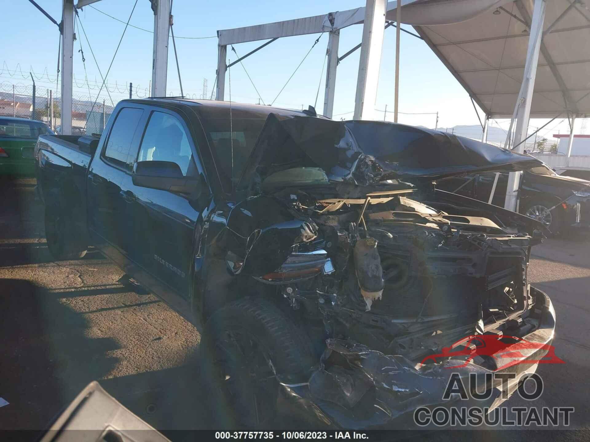 CHEVROLET SILVERADO 1500 2018 - 1GCRCREC4JZ370368