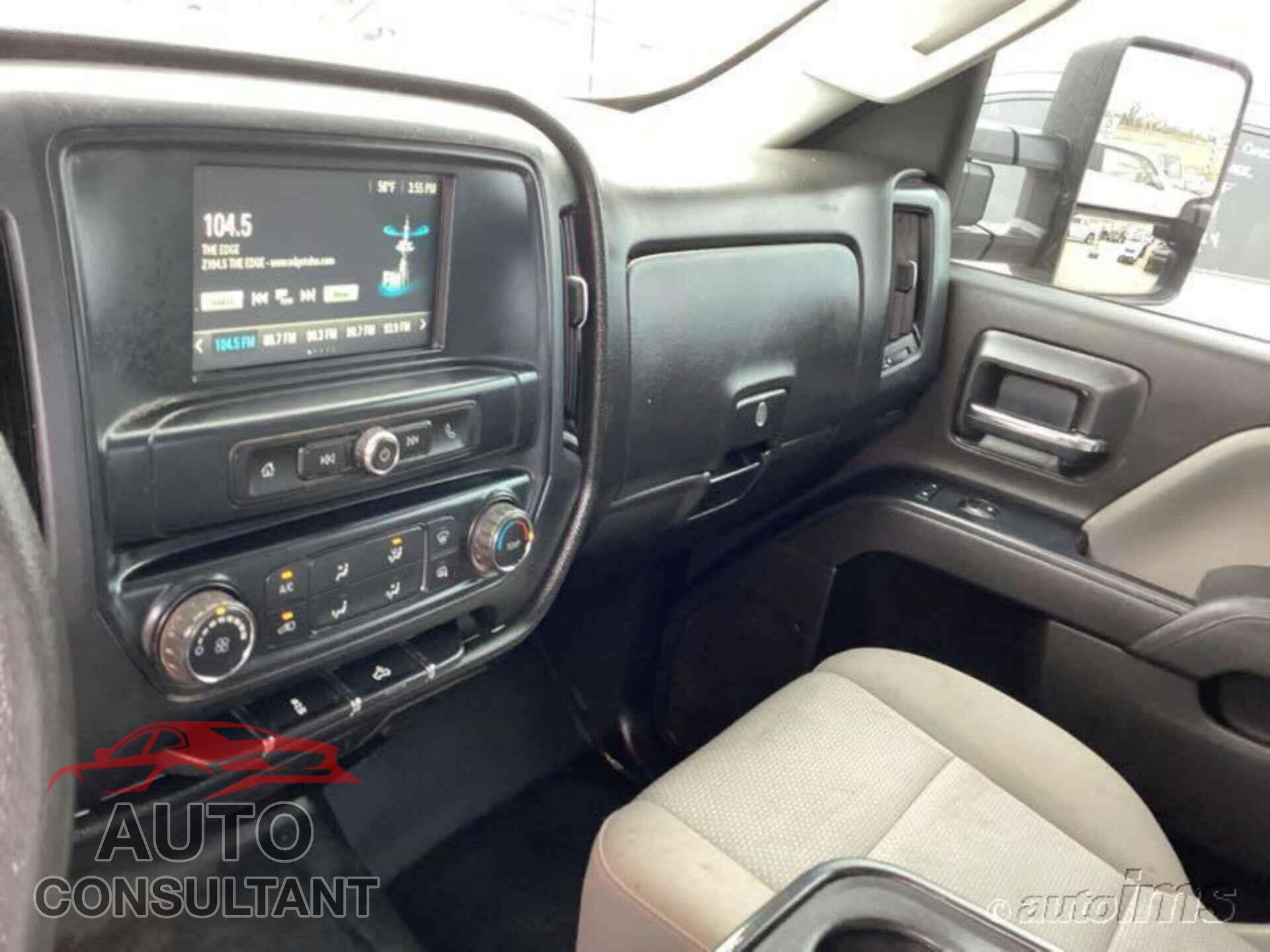 CHEVROLET SILVERADO 2500HD 2018 - 1GC2KUEGXJZ243473