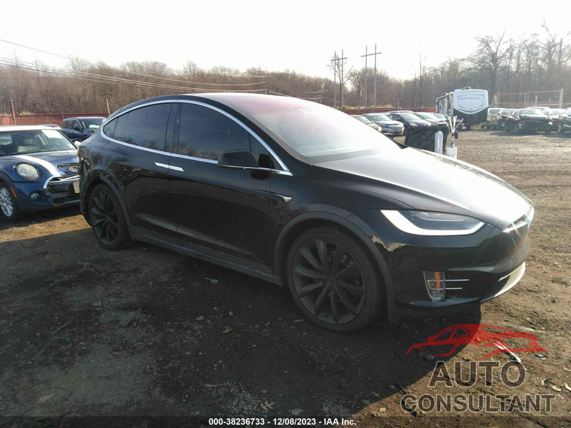 TESLA MODEL X 2018 - 5YJXCAE25JF113483