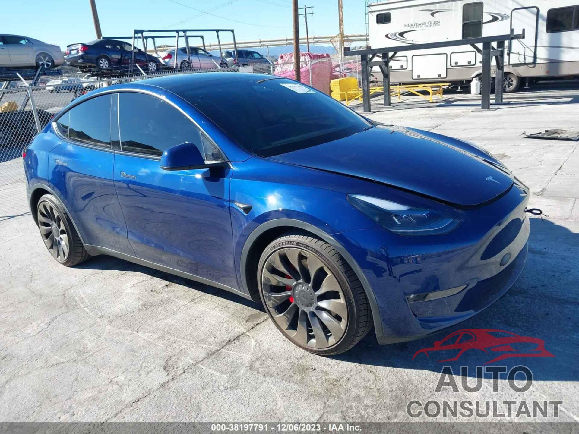 TESLA MODEL Y 2023 - 7SAYGDEF1PF833842