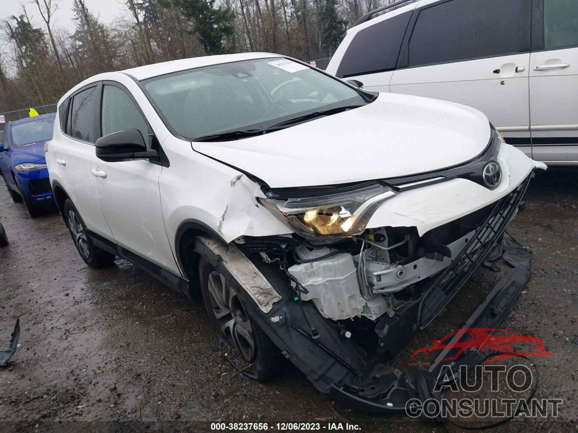 TOYOTA RAV4 2017 - JTMZFREV6HJ721945