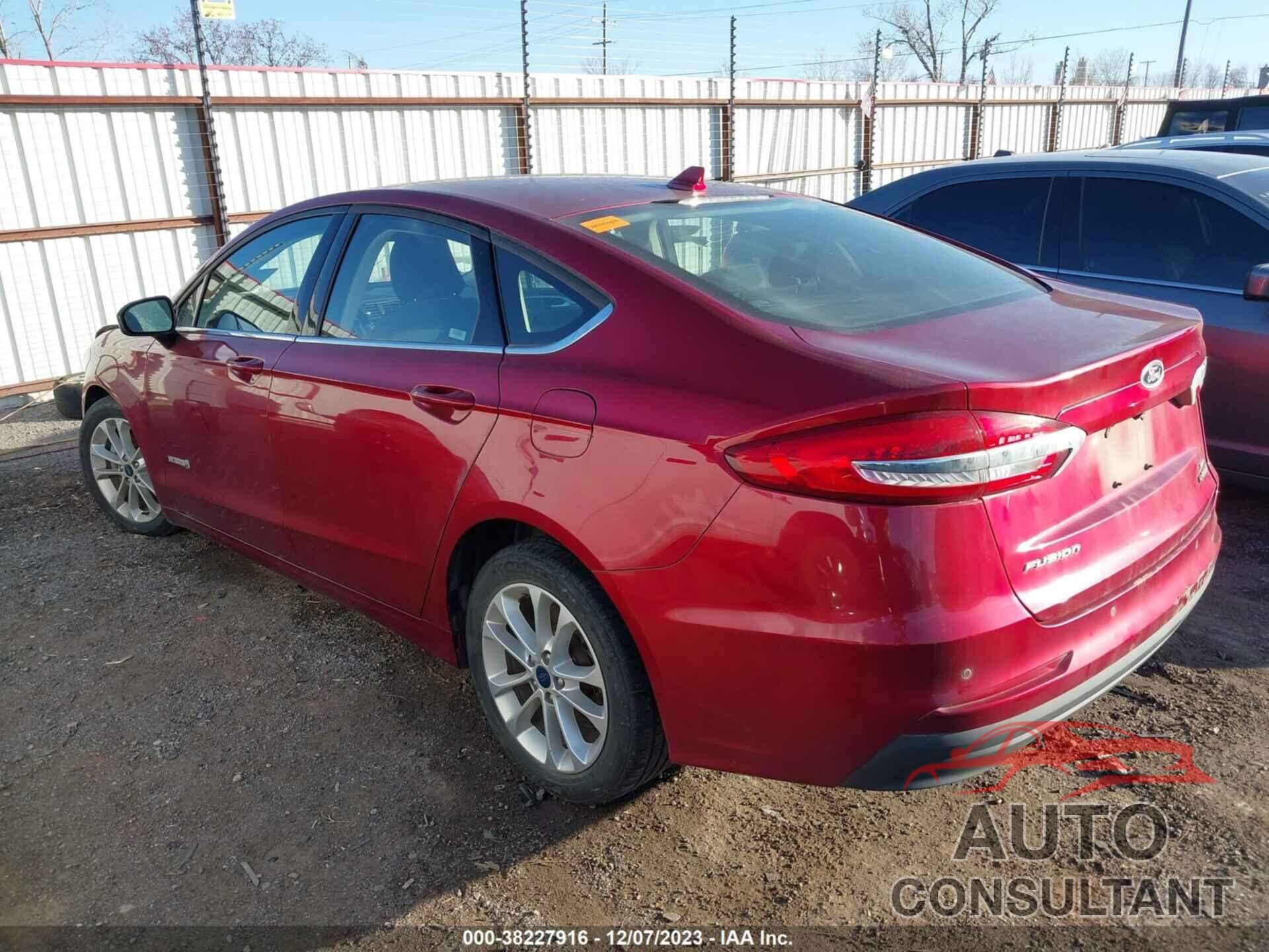 FORD FUSION HYBRID 2019 - 3FA6P0LU9KR204891