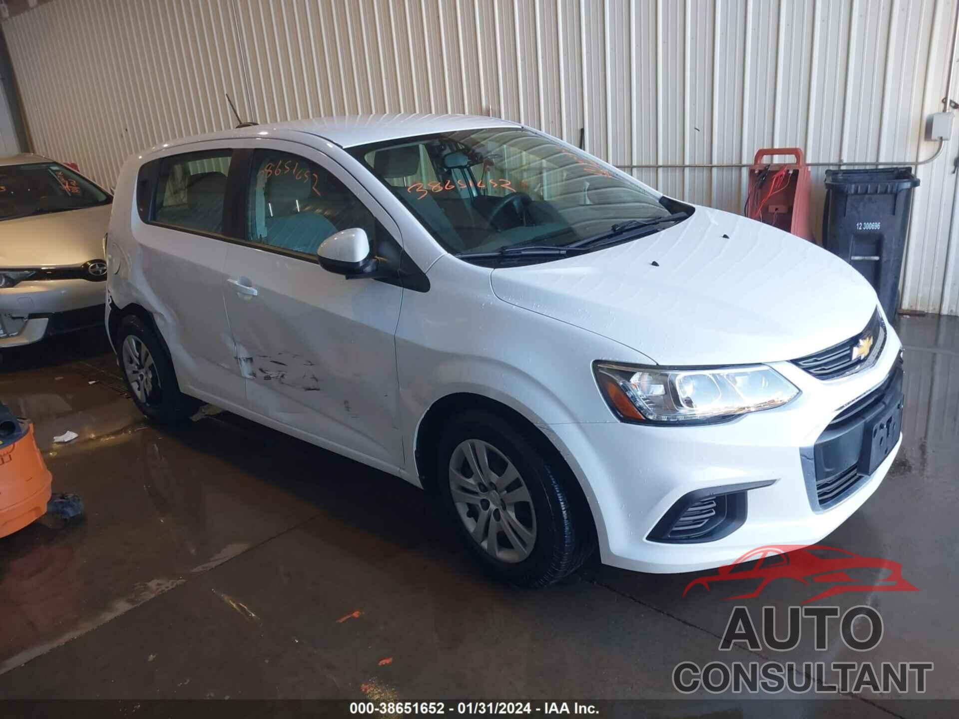 CHEVROLET SONIC 2017 - 1G1JG6SG6H4153072