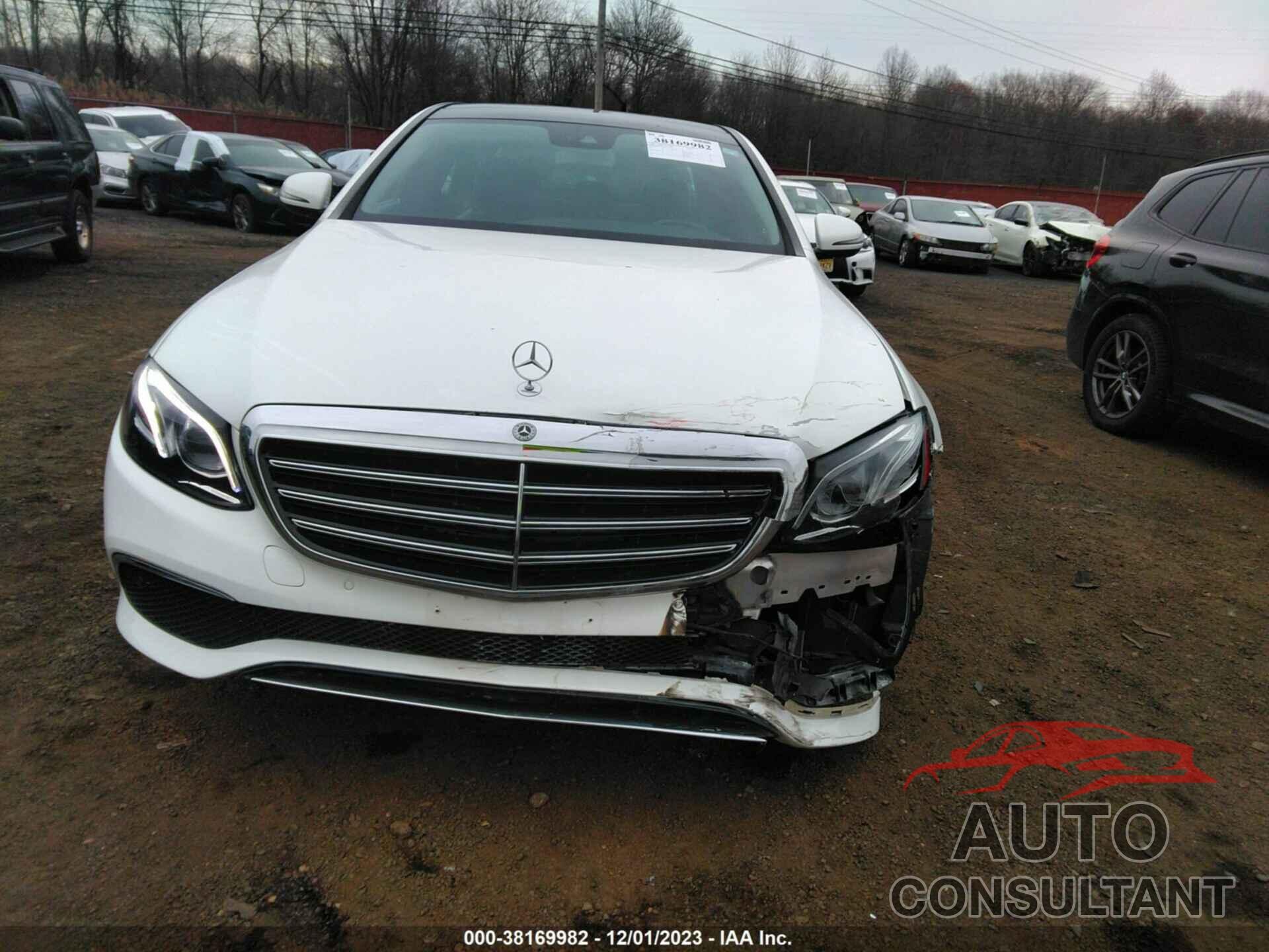 MERCEDES-BENZ E 300 2018 - WDDZF4KB7JA355759