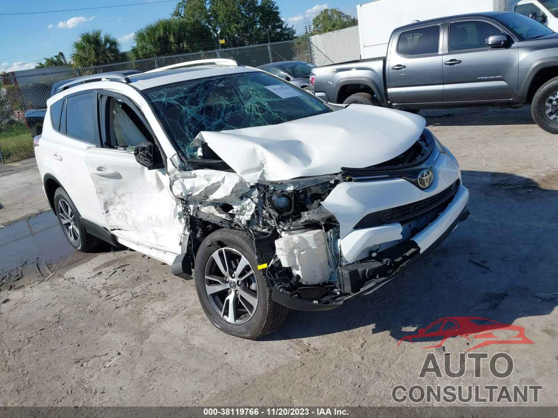 TOYOTA RAV4 2018 - JTMWFREV8JJ157496