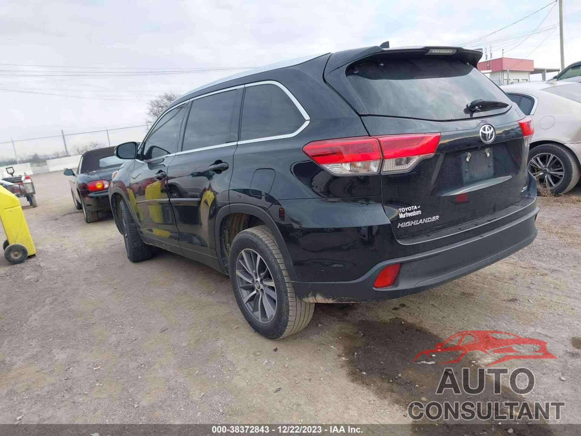 TOYOTA HIGHLANDER 2019 - 5TDKZRFH7KS563157