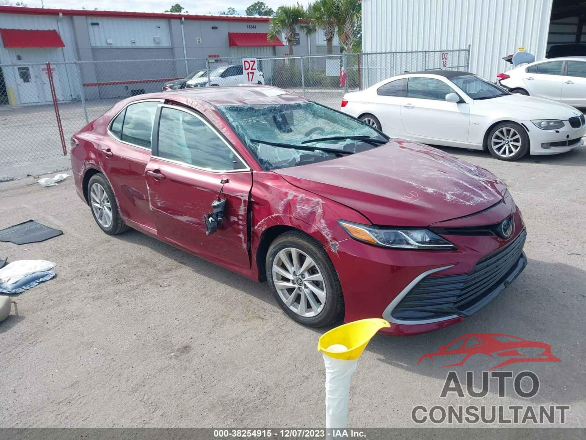 TOYOTA CAMRY 2021 - 4T1C11AK1MU597055