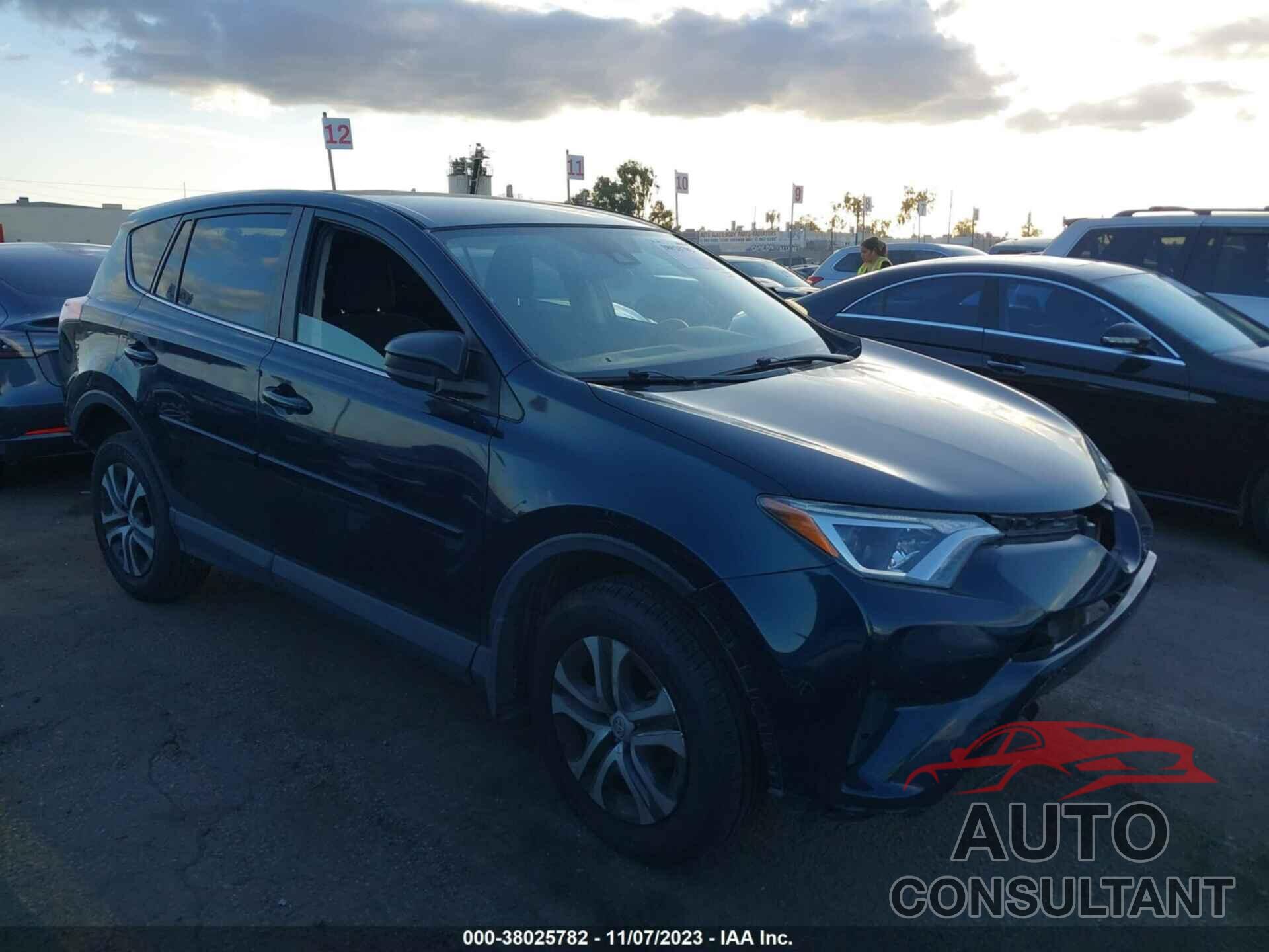 TOYOTA RAV4 2018 - JTMZFREV4JJ153569