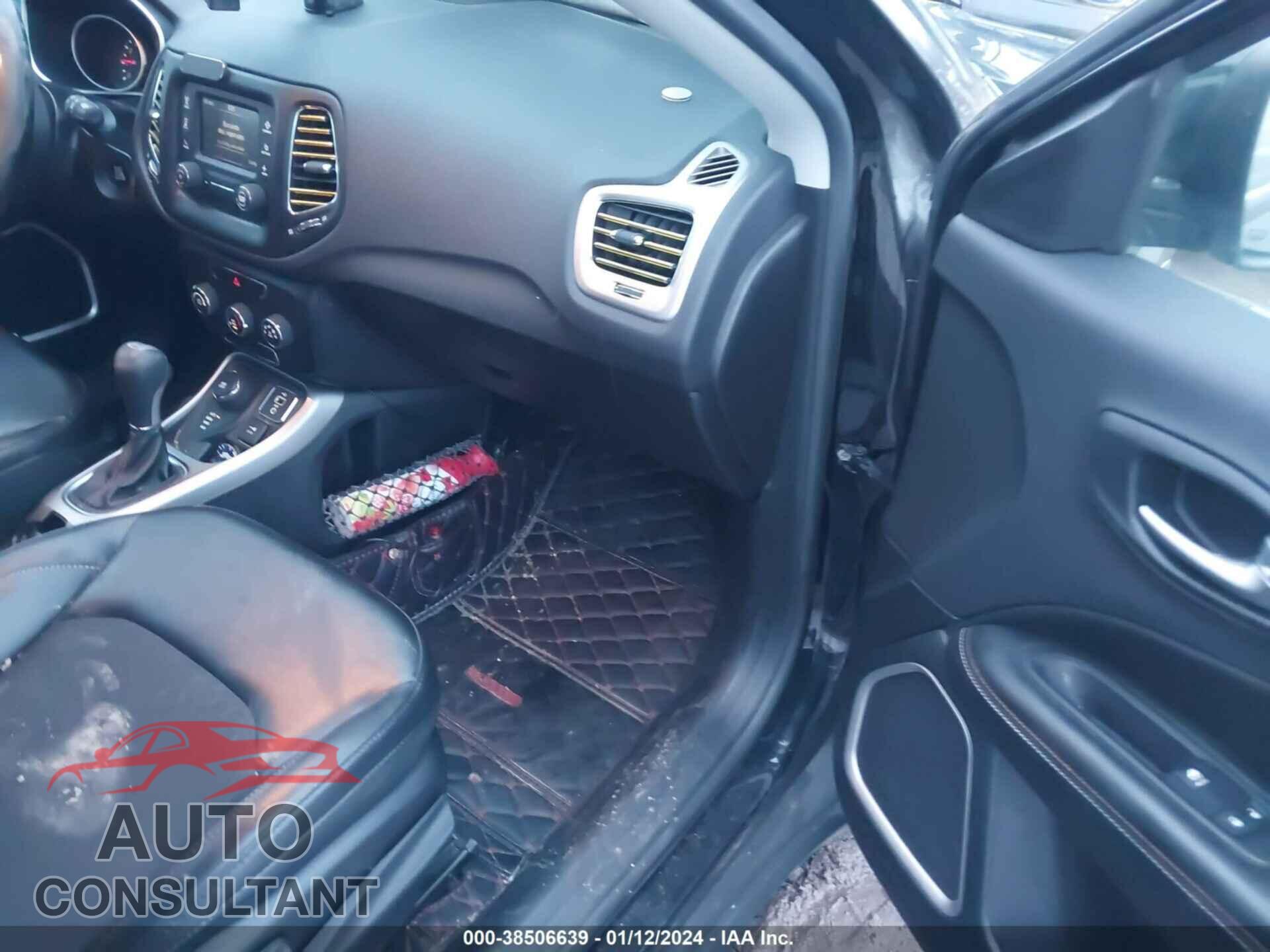 JEEP COMPASS 2018 - 3C4NJDBB7JT423316
