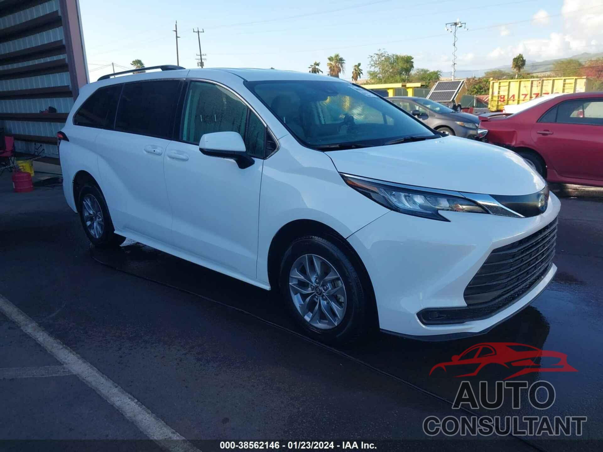 TOYOTA SIENNA 2022 - 5TDKRKEC5NS118773