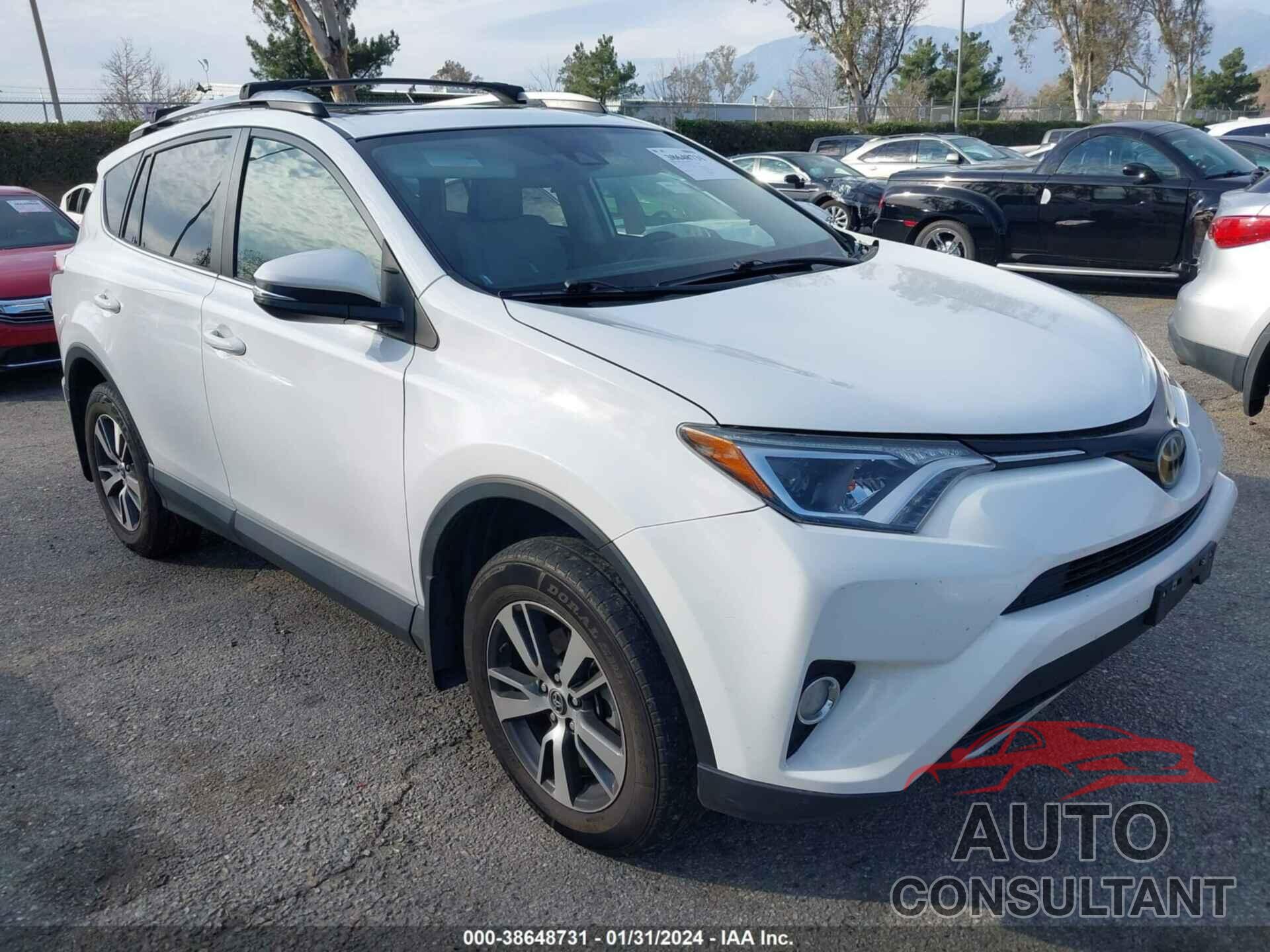 TOYOTA RAV4 2018 - JTMRFREV0JJ742862