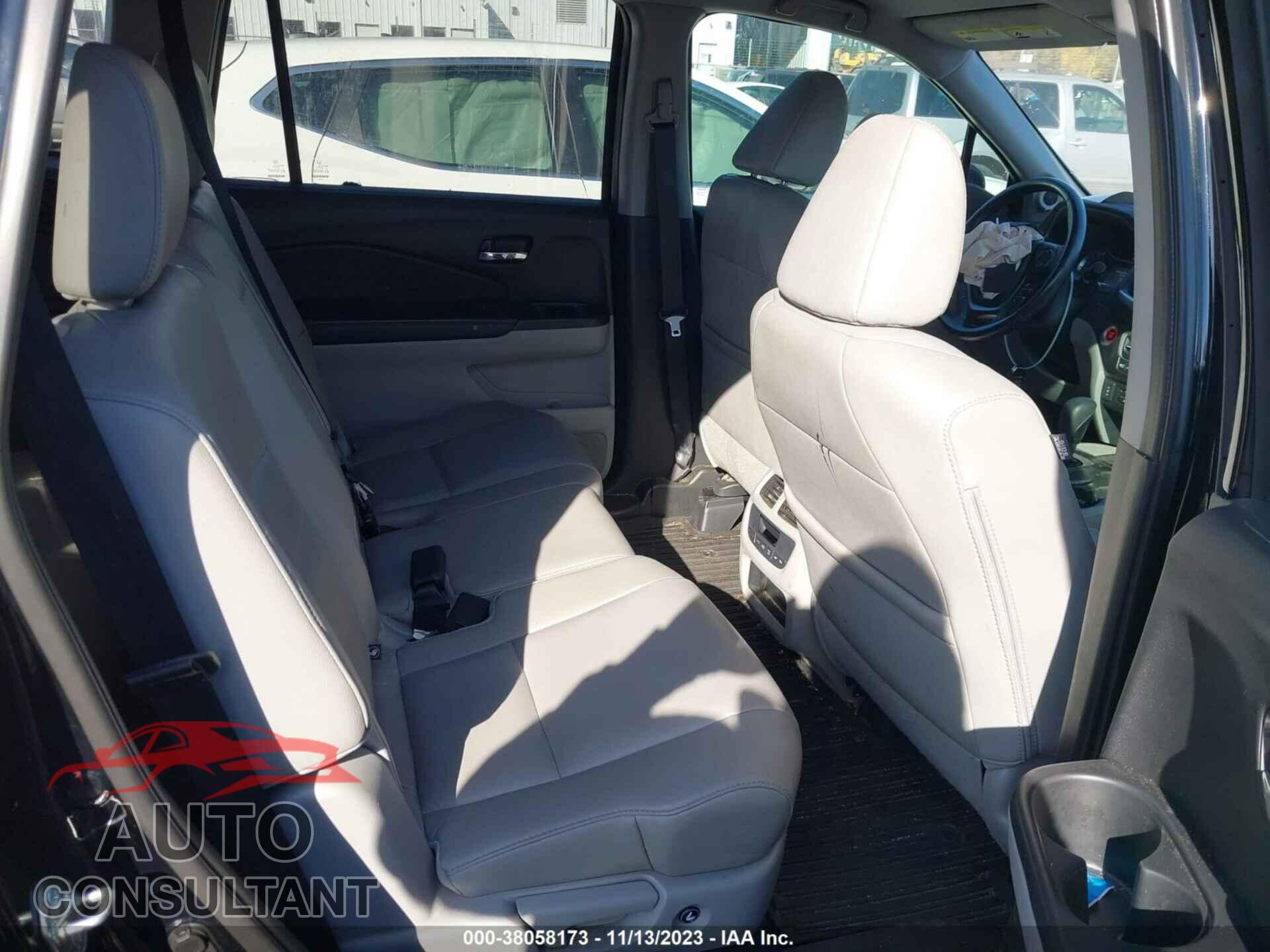 HONDA PILOT 2017 - 5FNYF5H53HB017788