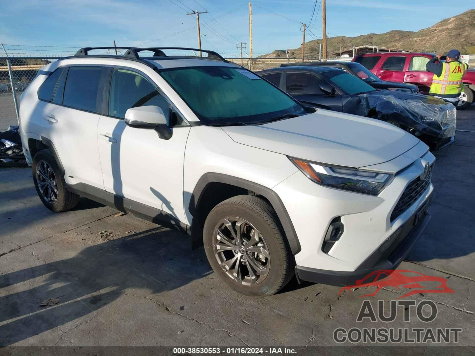TOYOTA RAV4 2023 - JTMB6RFV7PD093522