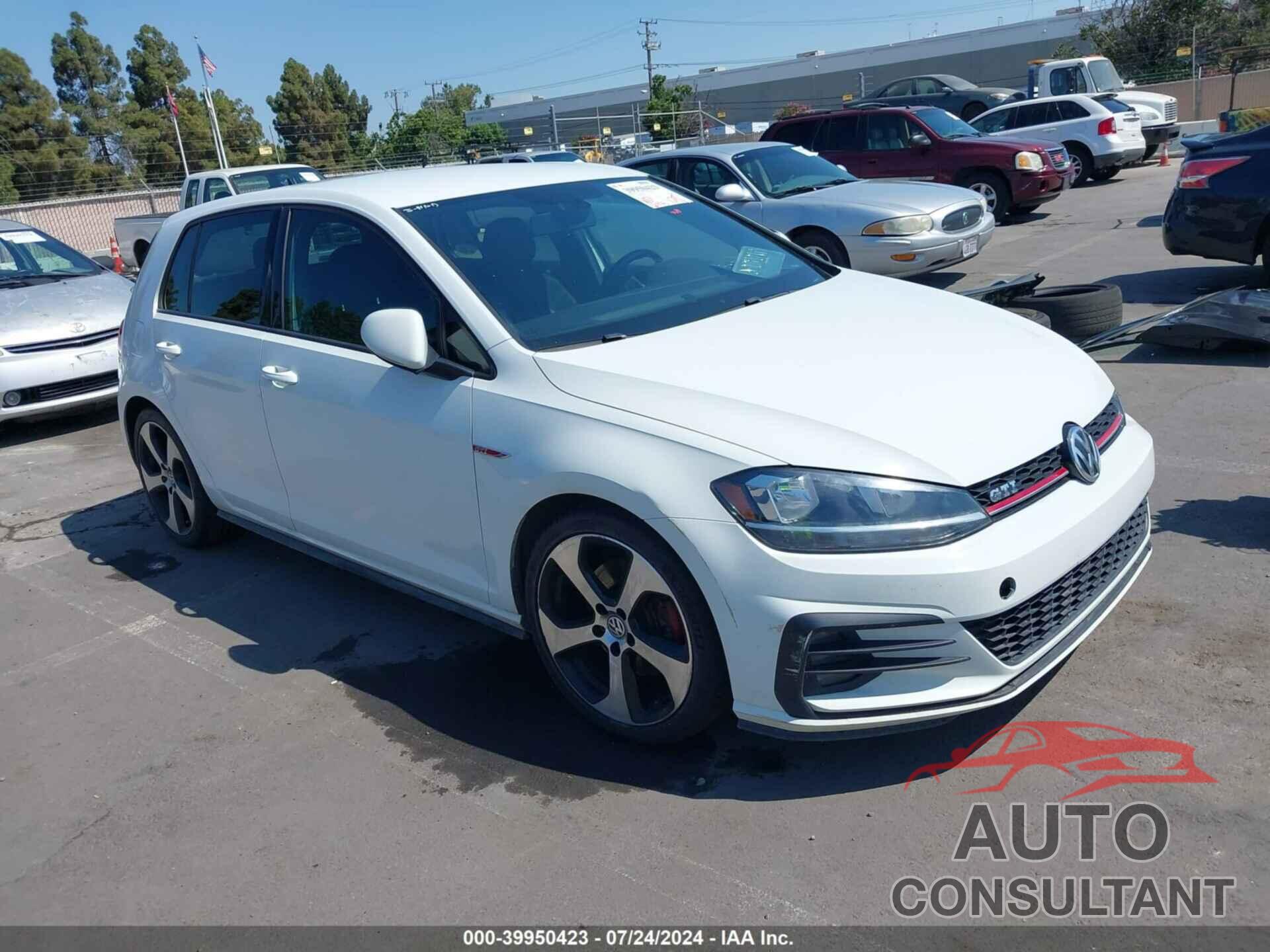 VOLKSWAGEN GOLF GTI 2018 - 3VW547AU8JM281013