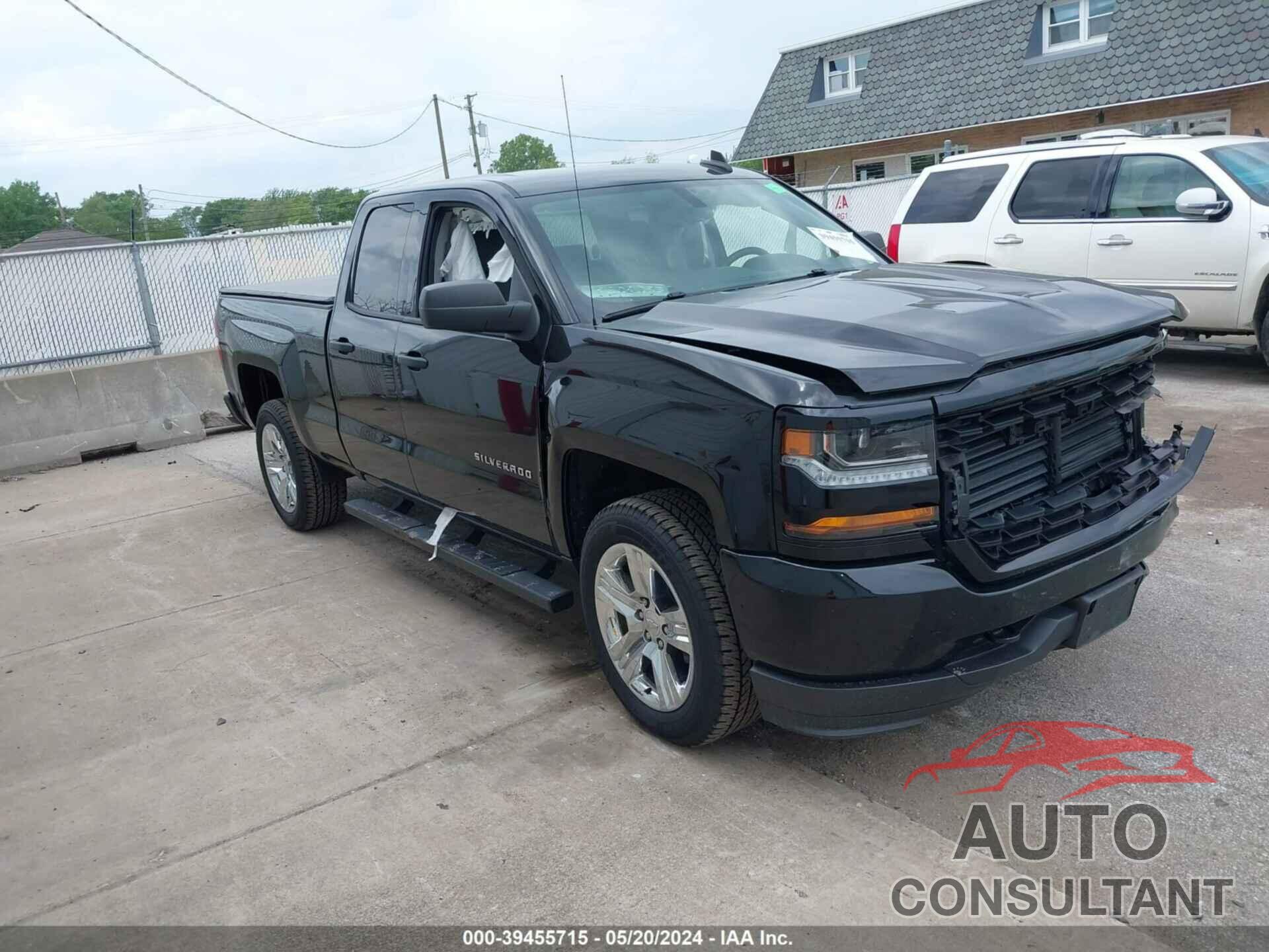 CHEVROLET SILVERADO 1500 2018 - 1GCRCPEH7JZ316384